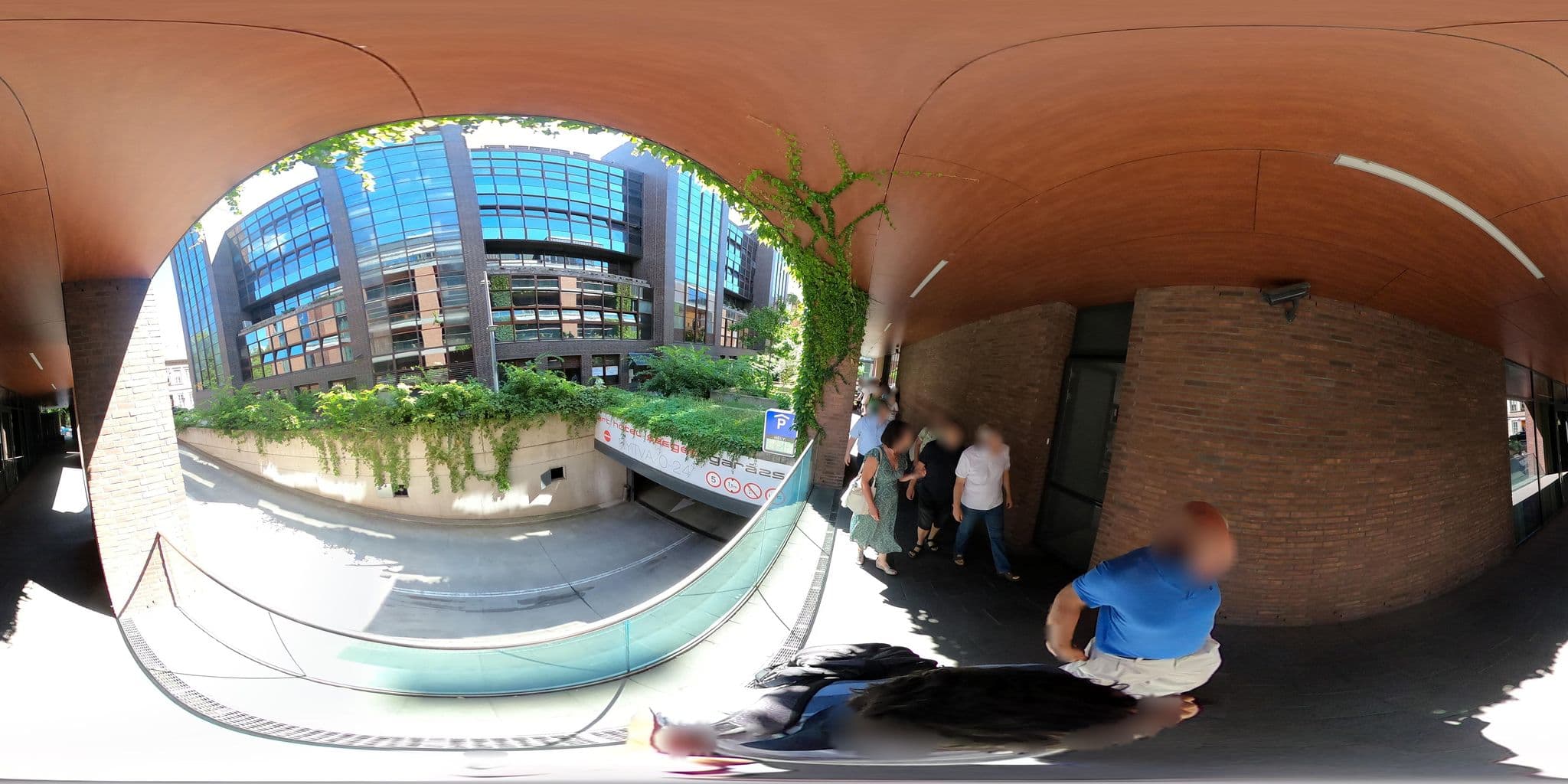 Street view near Art Hotel Szeged, Szeged — © grozsa11 (CC BY-SA · Mapillary)