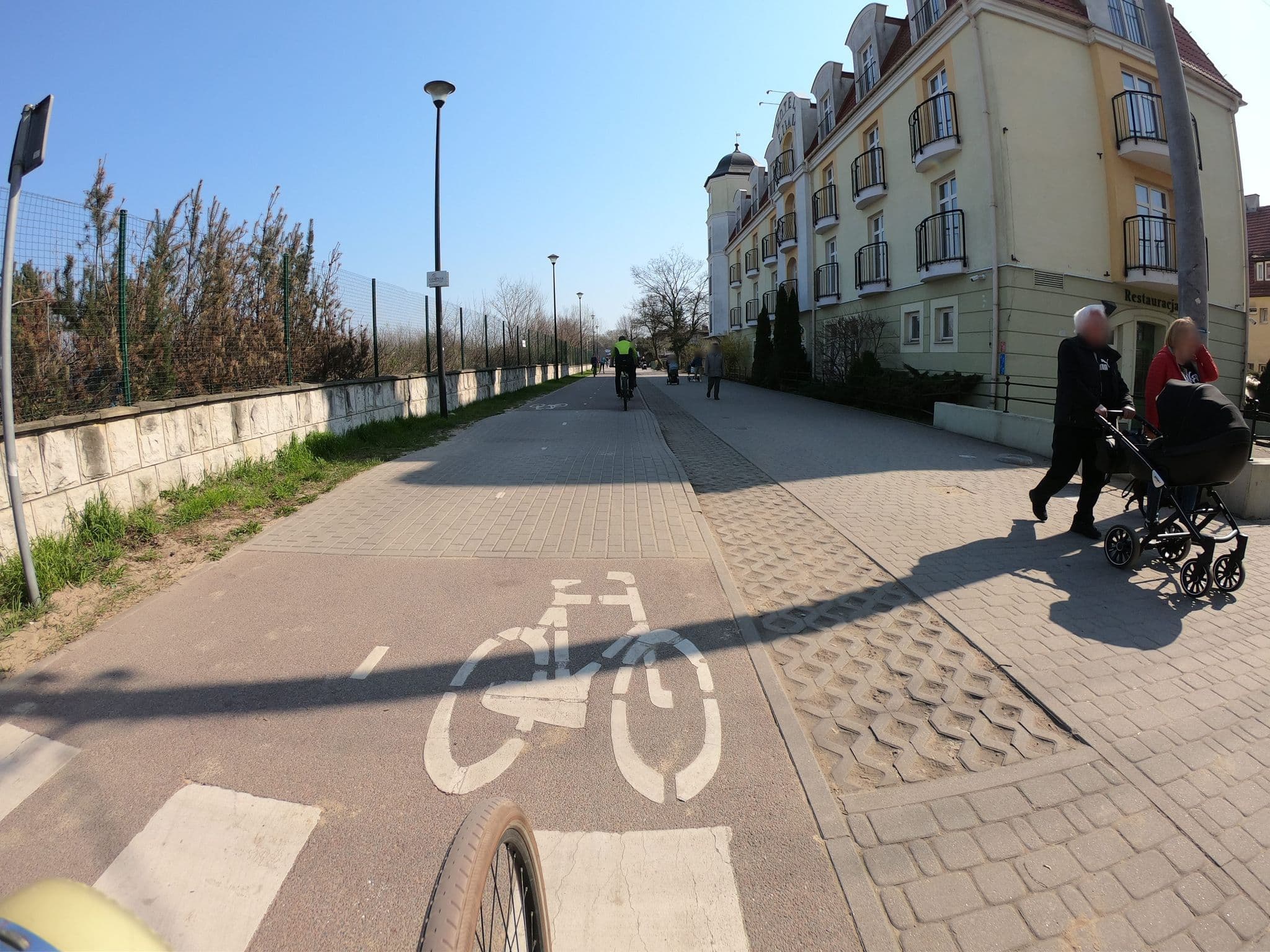 Street view near Luksusowy apartament nad samym morzem, Brzeźno Gdańskie — © masterofnoroad (CC BY-SA · Mapillary)