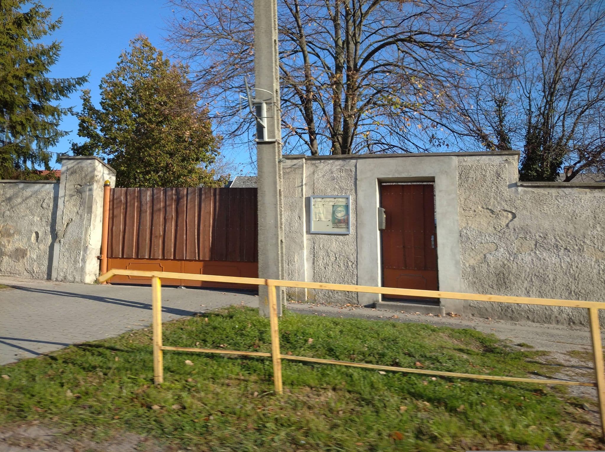 Street view near Öreg Tölgy Turistaszálló, Csákvár — © grozsa11 (CC BY-SA · Mapillary)