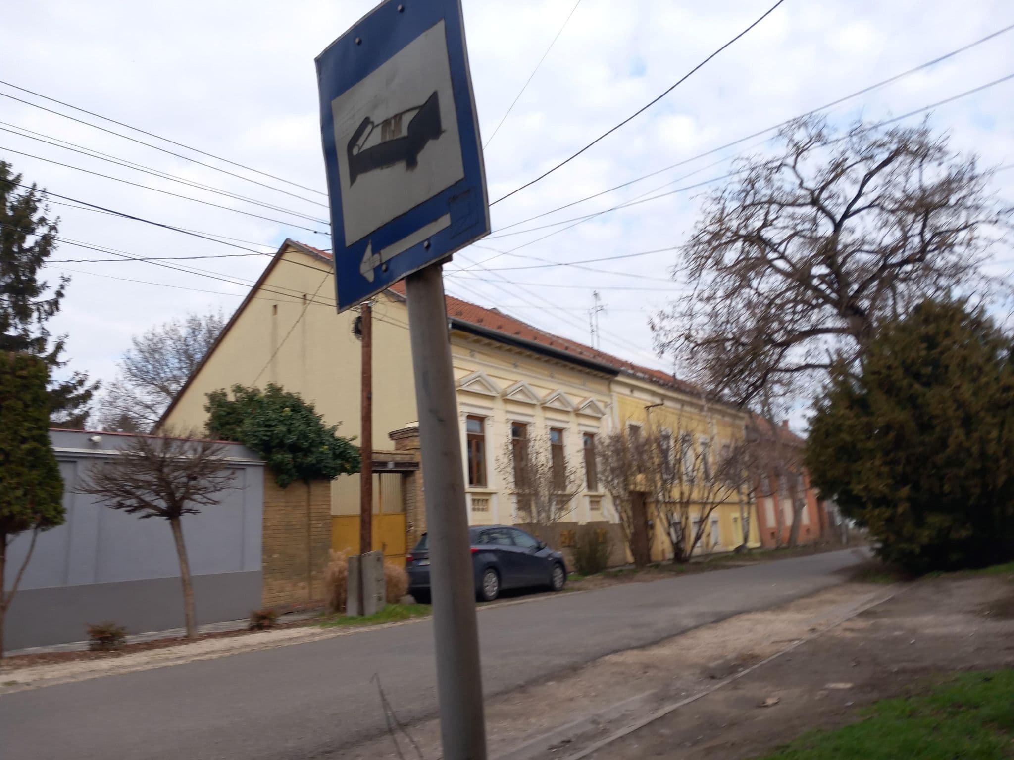 Street view near Szivárvány Panzió, Szeged — © grozsa11 (CC BY-SA · Mapillary)