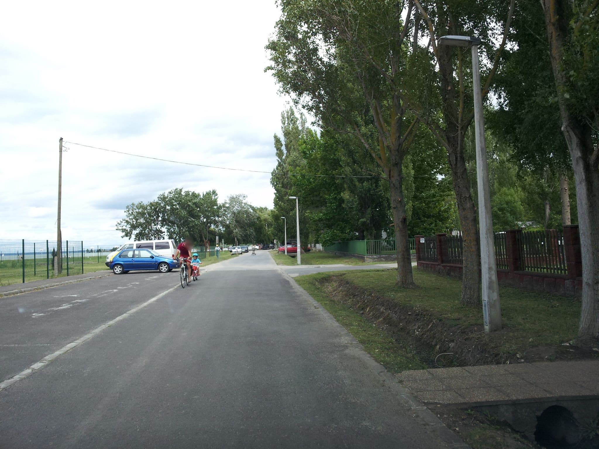 Street view near Colors Holiday Hotels, Siófok — © kolesajr (CC BY-SA · Mapillary)