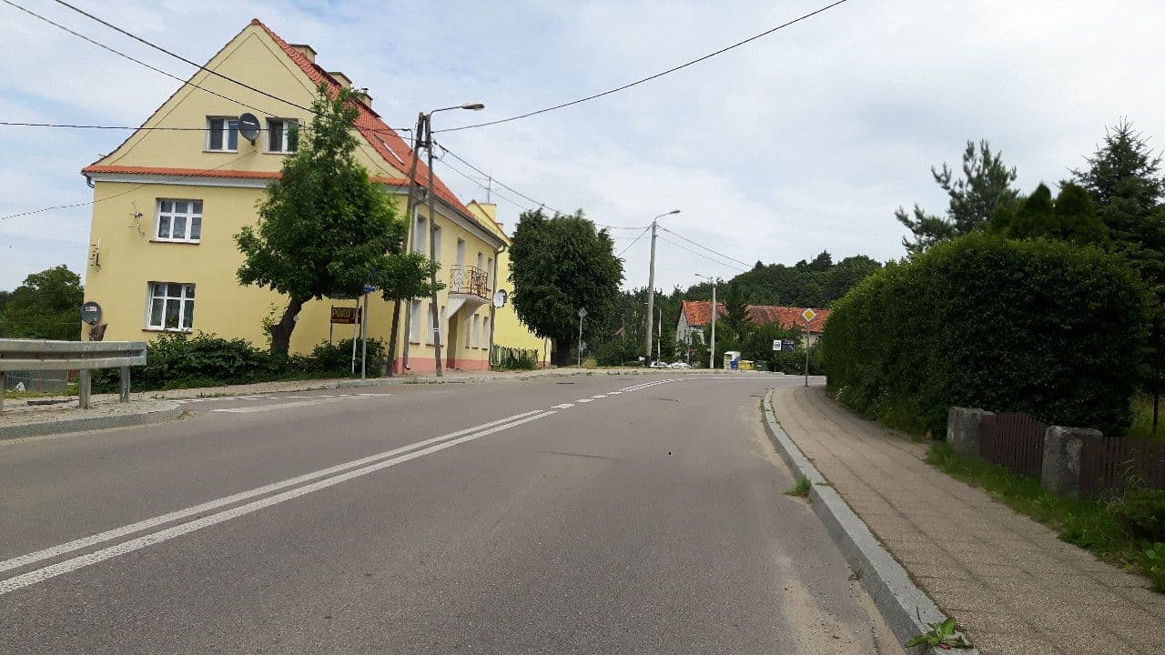 Street view near Dom Familijny Rheticus, Frombork — © changchun1 (CC BY-SA · Mapillary)