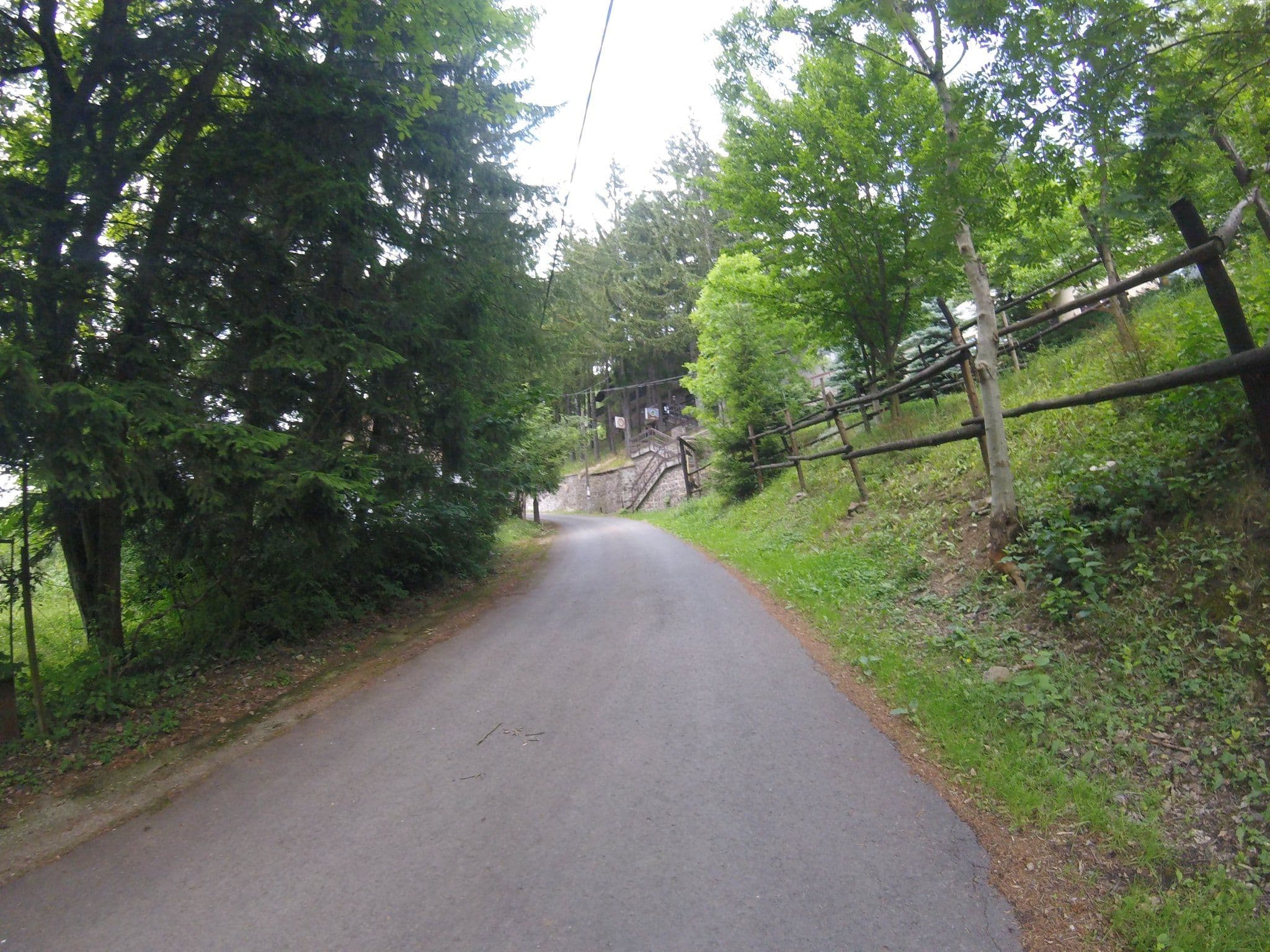 Street view near Slowlife Mátra Vendégház, Bátonyterenye — © utvonalfelmeresek (CC BY-SA · Mapillary)