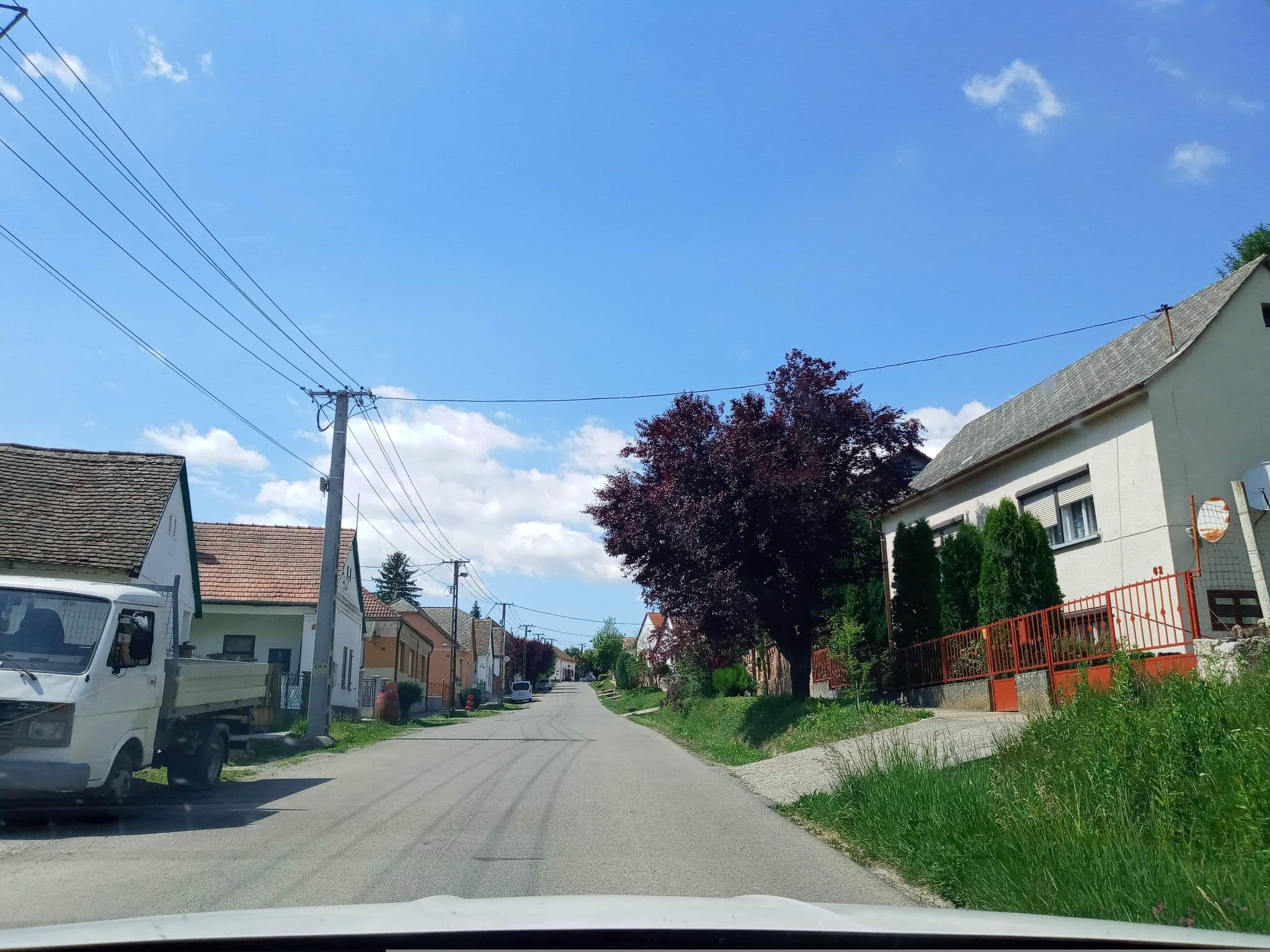 Street view near Parázs Vendégház, Villány — © magyarsi (CC BY-SA · Mapillary)