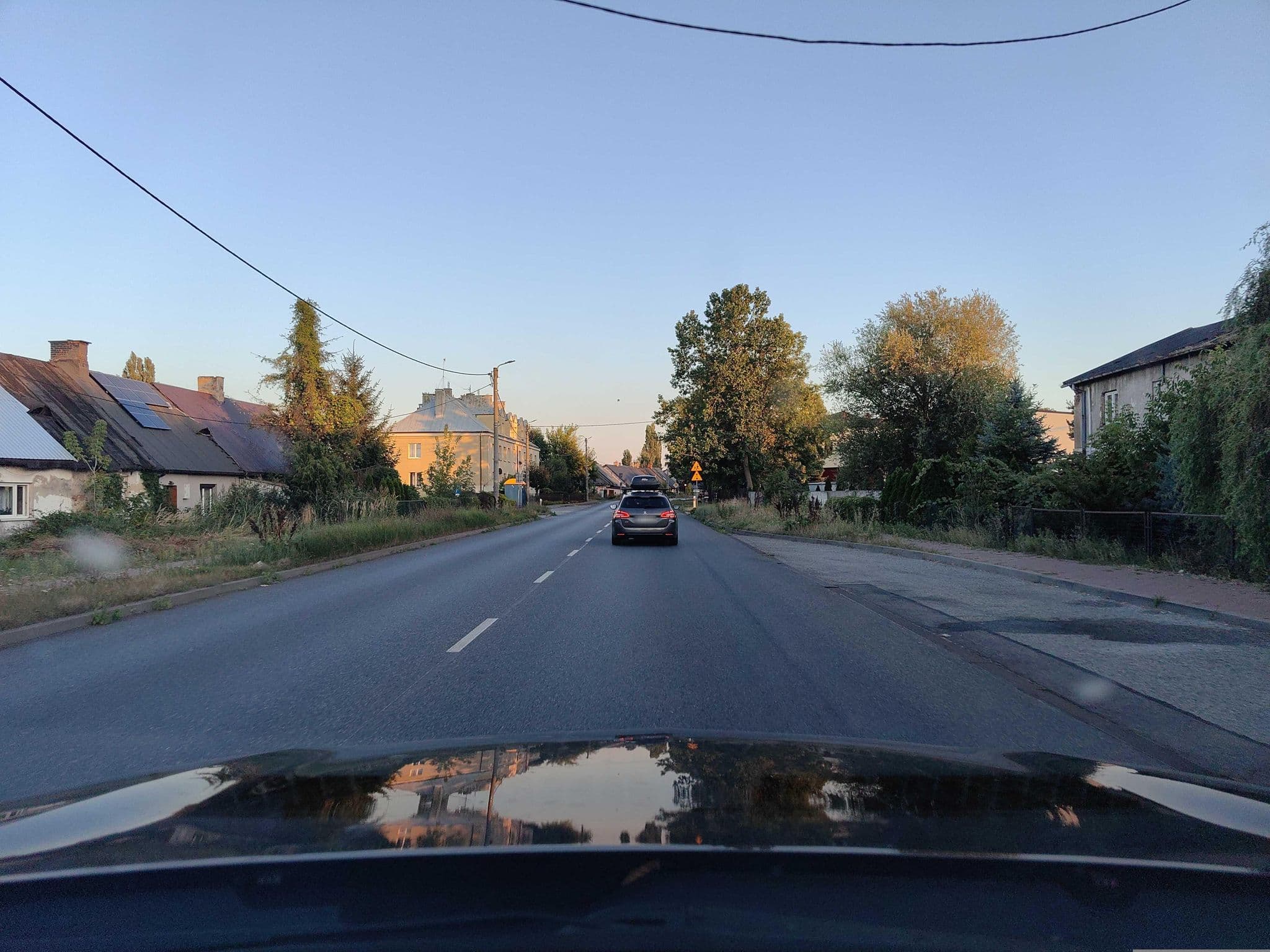 Street view near Z.P.H. TOMAX Teresa Nowakowska, Guzów — © kietlak (CC BY-SA · Mapillary)