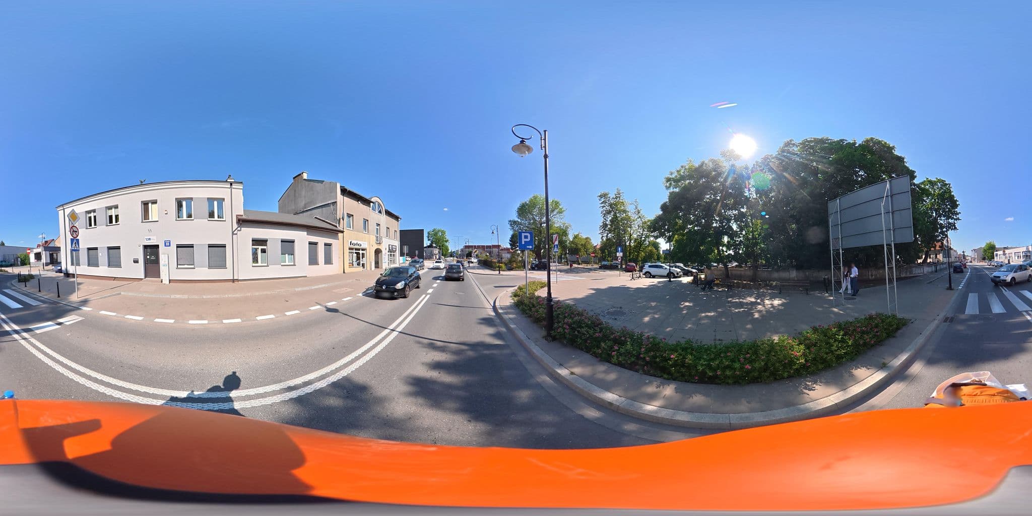 Street view near Wspólnota Mieszkaniowa Reymonta 22, Skierniewice — © awizonosz (CC BY-SA · Mapillary)