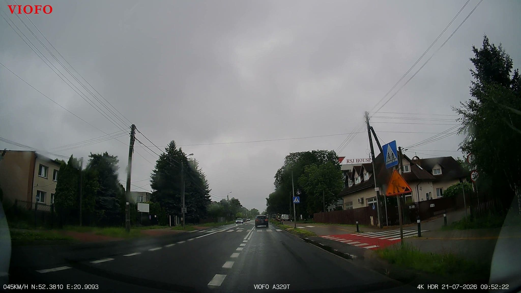 Street view near Dom Zjazdów, Jabłonna — © Kaczor (CC BY-SA · Mapillary)