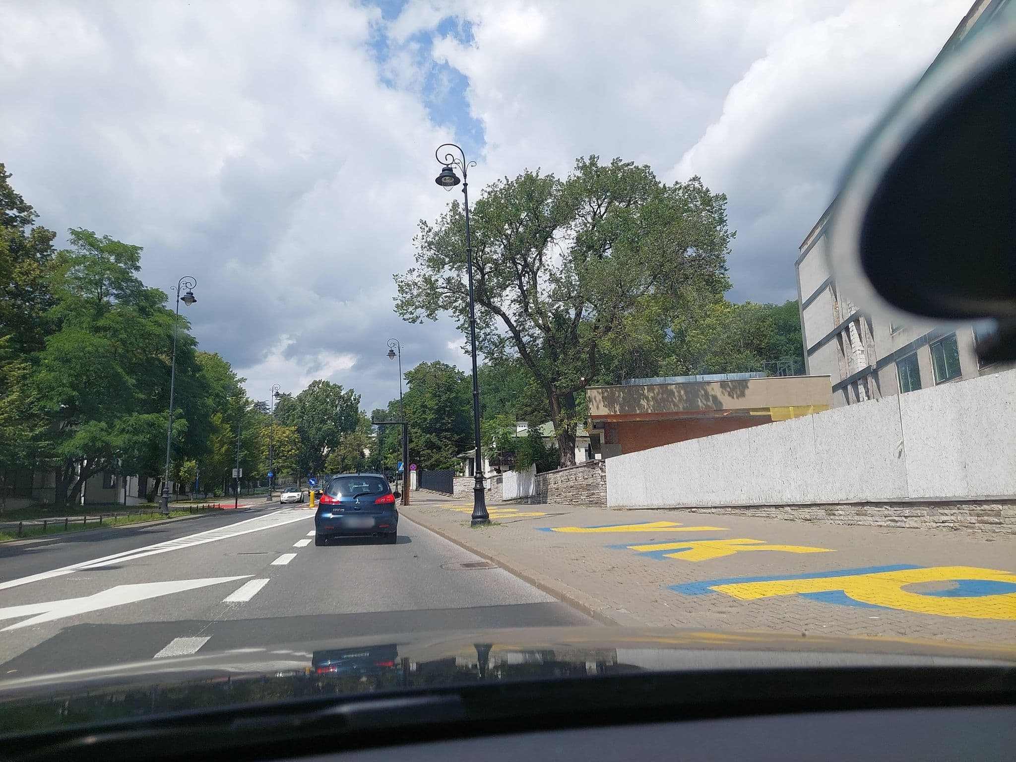 Street view near Hotel Parkowa Warszawa, Mokotów — © Apirnus (CC BY-SA · Mapillary)