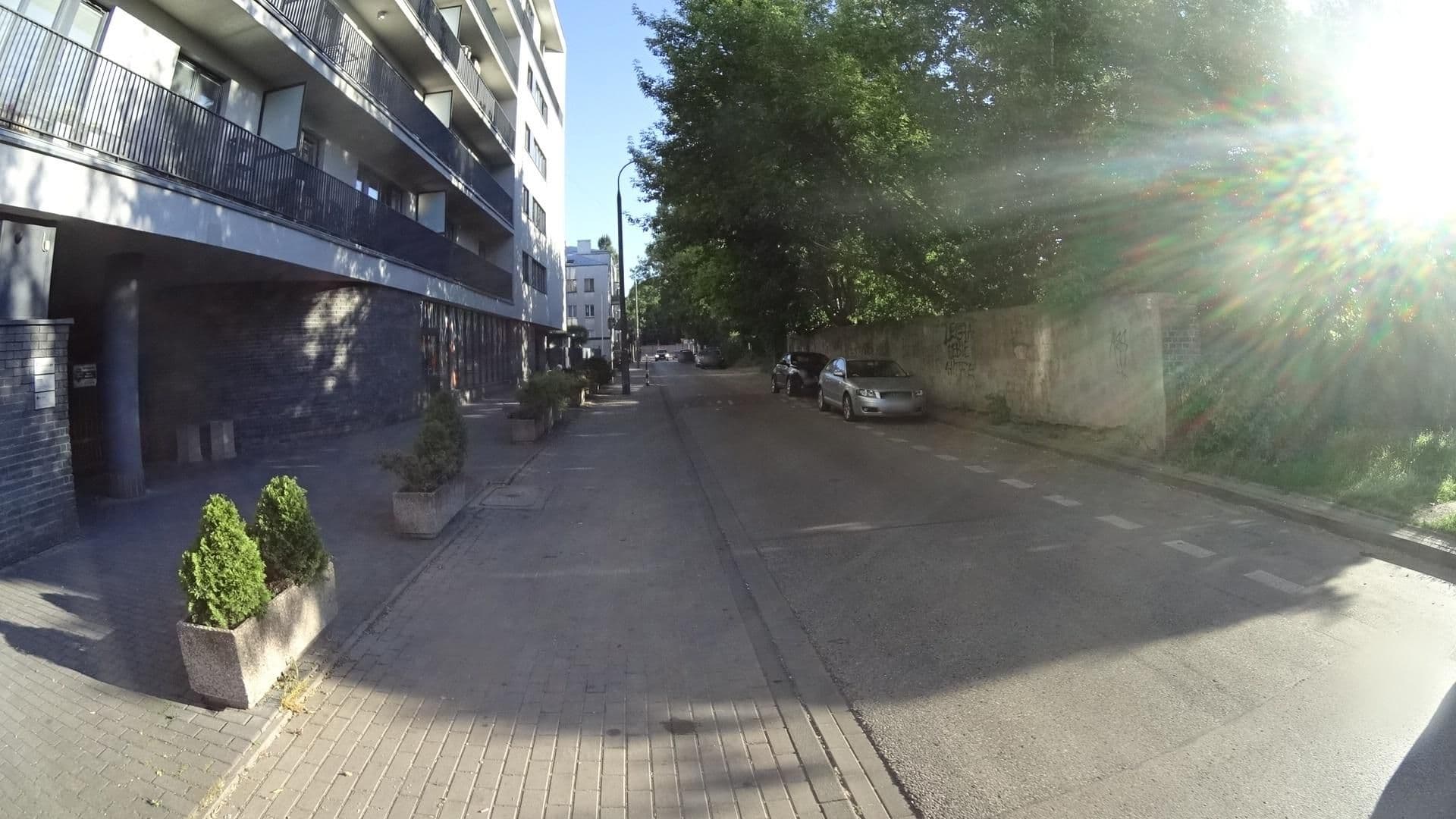 Street view near Dekart Arkadia Apartments, Żoliborz — © awizonosz (CC BY-SA · Mapillary)