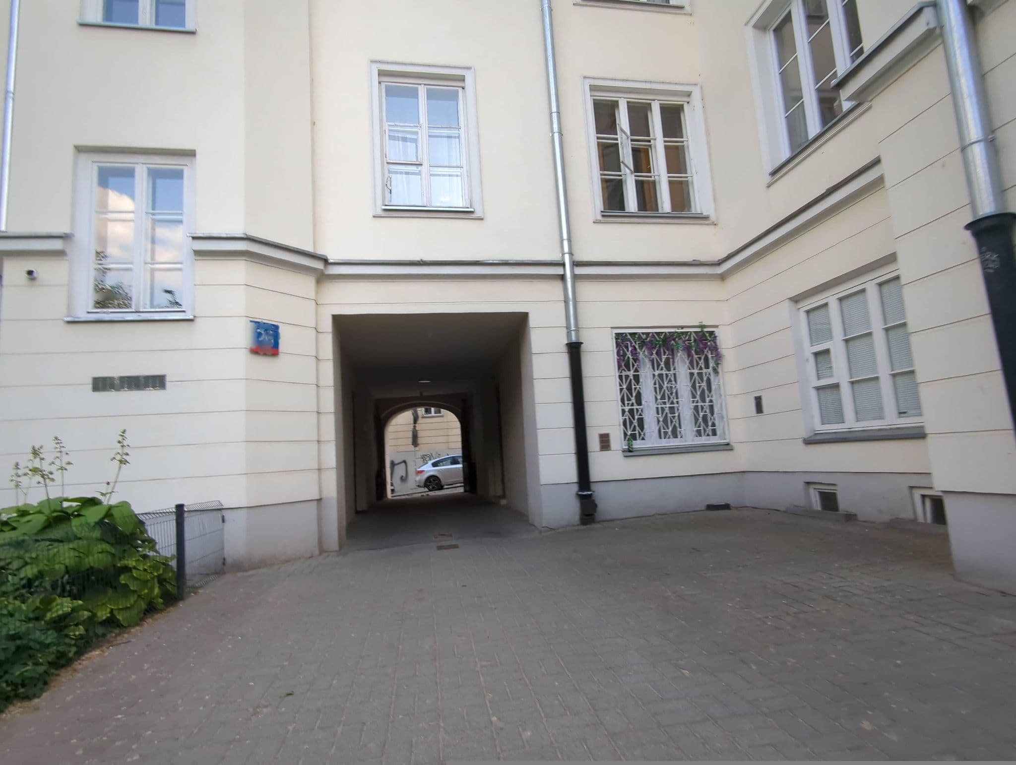Street view near P&O Apartments - BEDNARSKA, Praga Północ — © miguel_andrade (CC BY-SA · Mapillary)