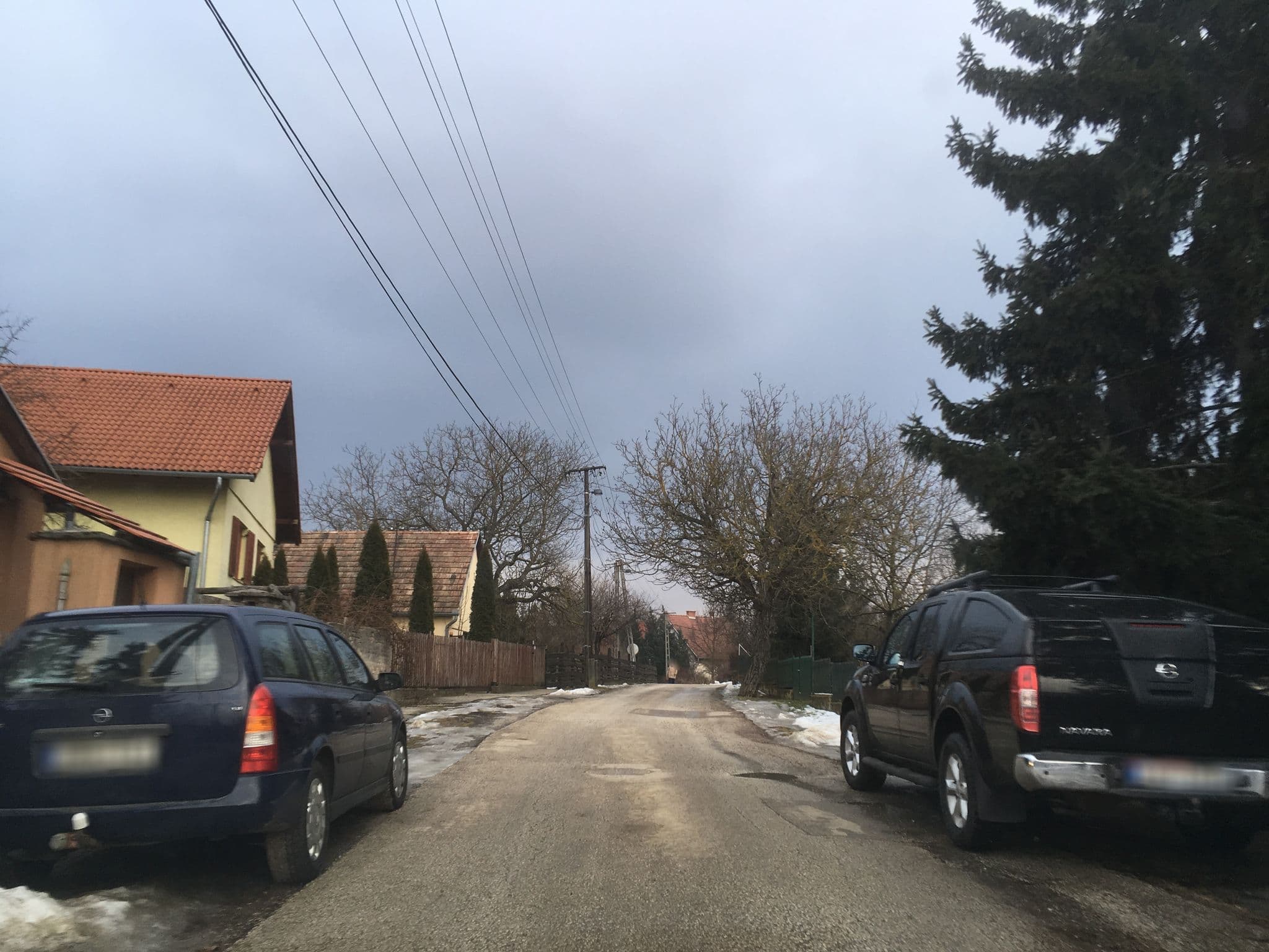 Street view near Vár-Lak Vendégház, Pilismarót — © chrisbeddow (CC BY-SA · Mapillary)