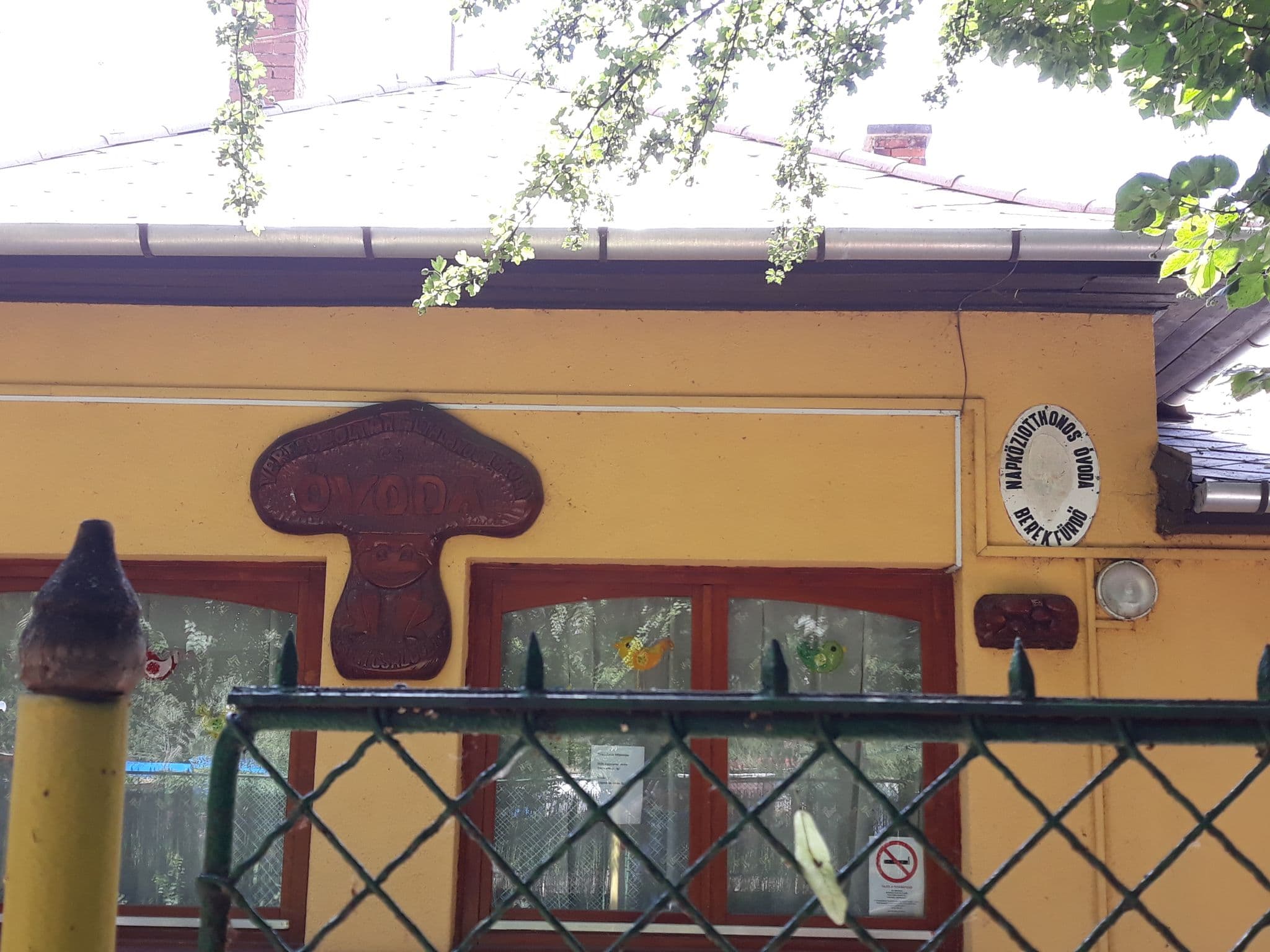 Street view near Aranyhaj-lak (magánszálláshely), Kunmadaras — © xyzsawrf (CC BY-SA · Mapillary)