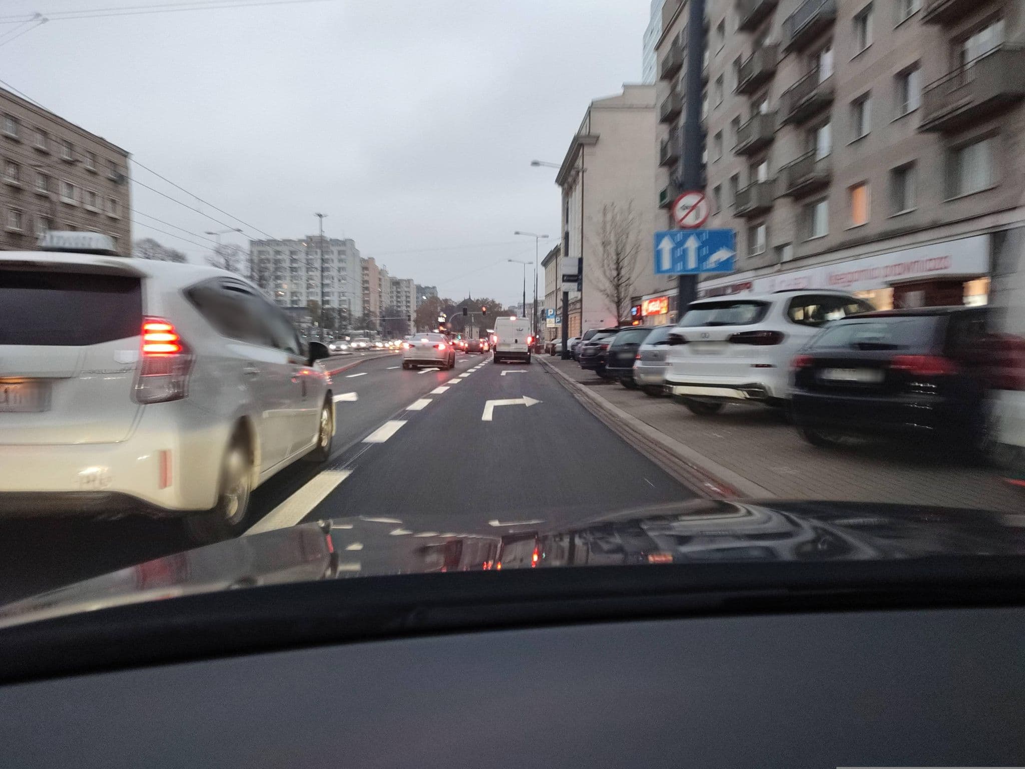 Street view near Hotel Krajowej Szkoły Administracji Publicznej, Warsaw — © d3mol3k (CC BY-SA · Mapillary)