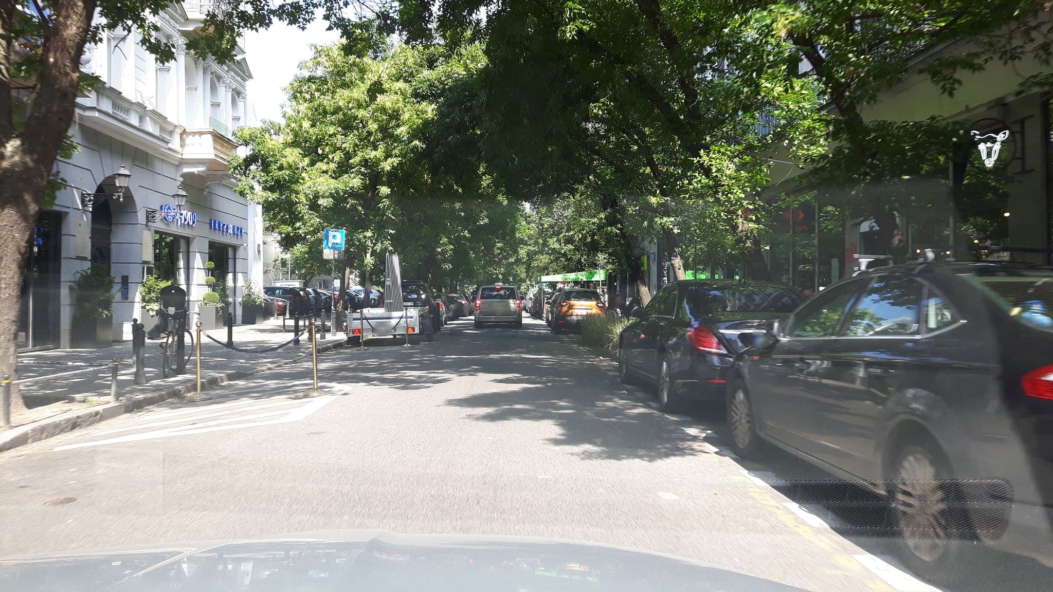 Street view near Capital Apartments, Śródmieście — © andpol_2288 (CC BY-SA · Mapillary)
