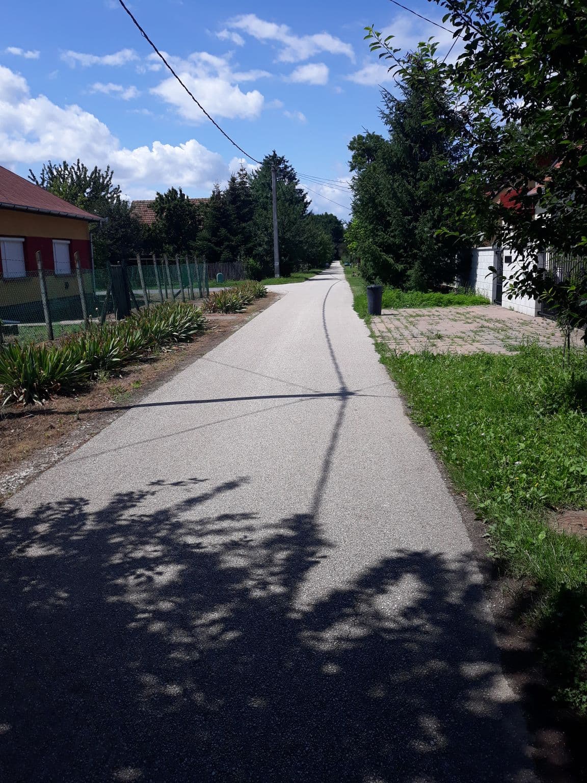 Street view near Riverside Vendégház, Kunmadaras — © xyzsawrf (CC BY-SA · Mapillary)