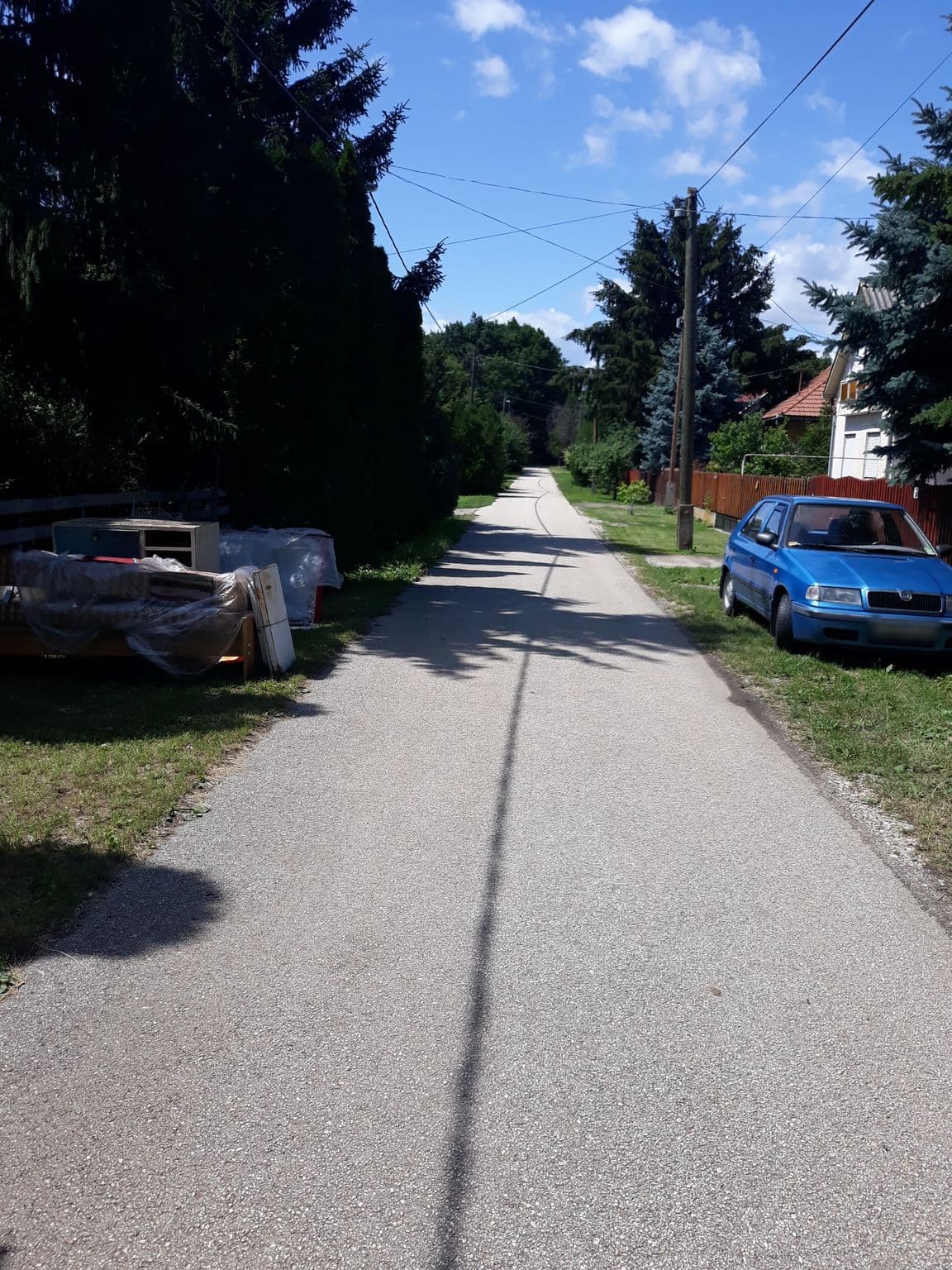 Street view near Kisfenyő üdülőház, Kunmadaras — © xyzsawrf (CC BY-SA · Mapillary)