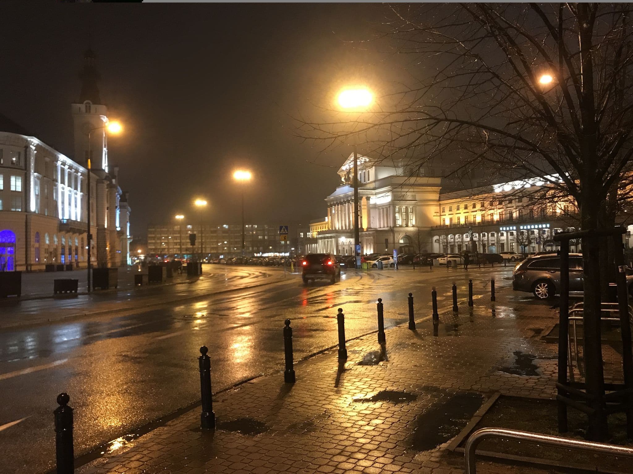 Street view near bed4city Theatre Square, Warsaw — © miguel_andrade (CC BY-SA · Mapillary)