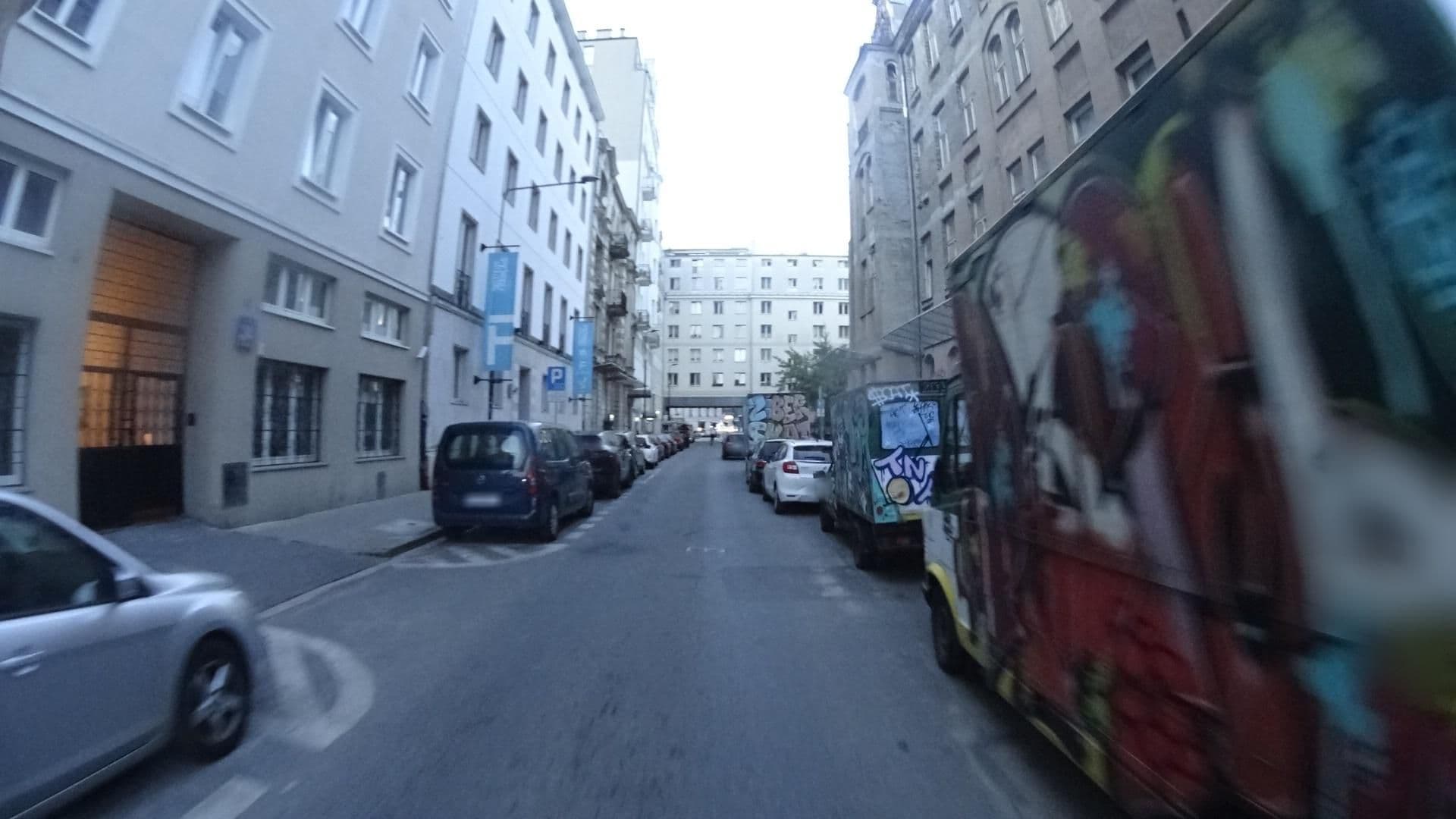 Street view near Wspólnota Mieszkaniowa Ul.Widok 16, Warsaw — © awizonosz (CC BY-SA · Mapillary)