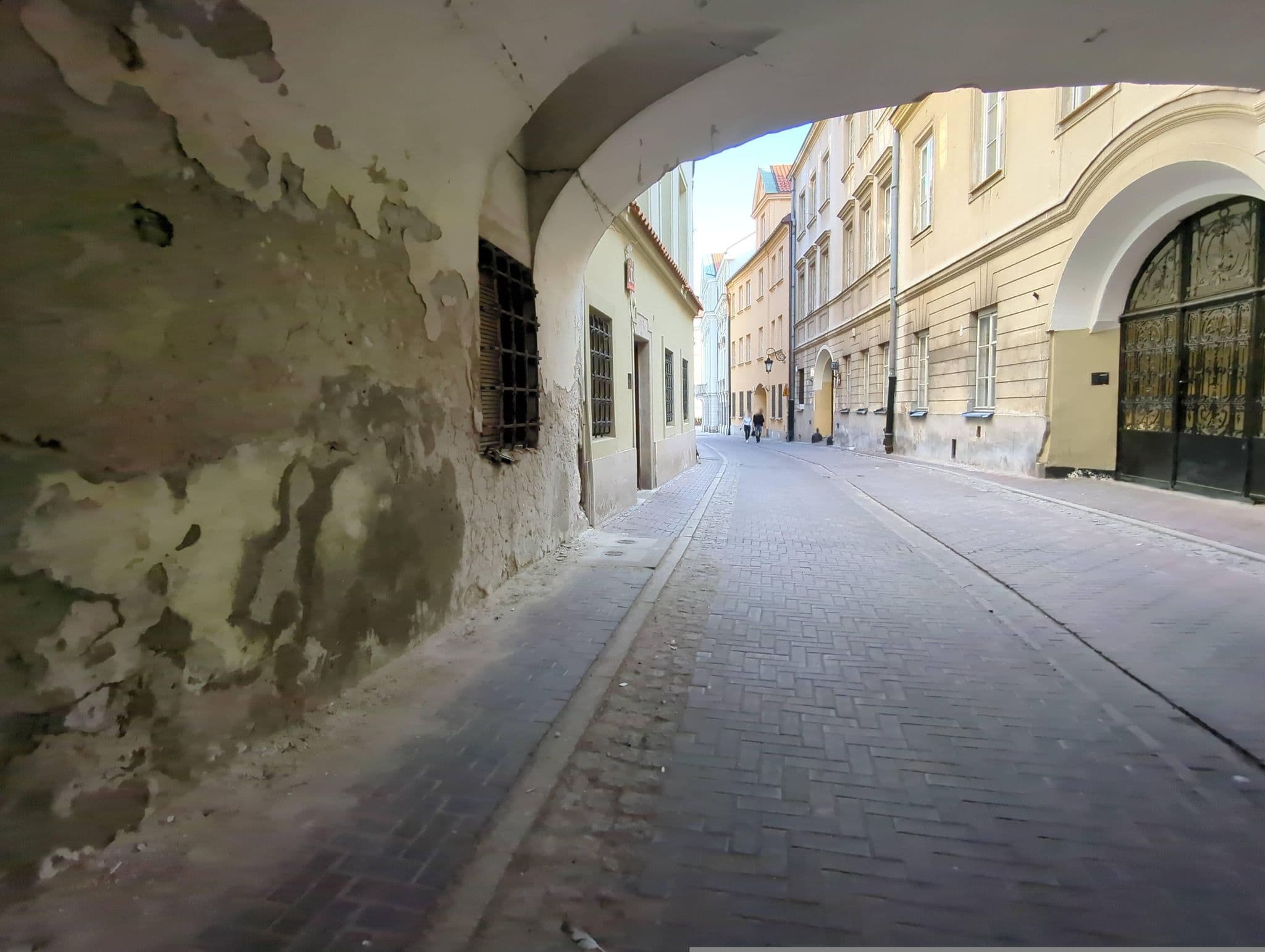 Street view near Kozia Center Barbara Bielecka, Warsaw — © miguel_andrade (CC BY-SA · Mapillary)