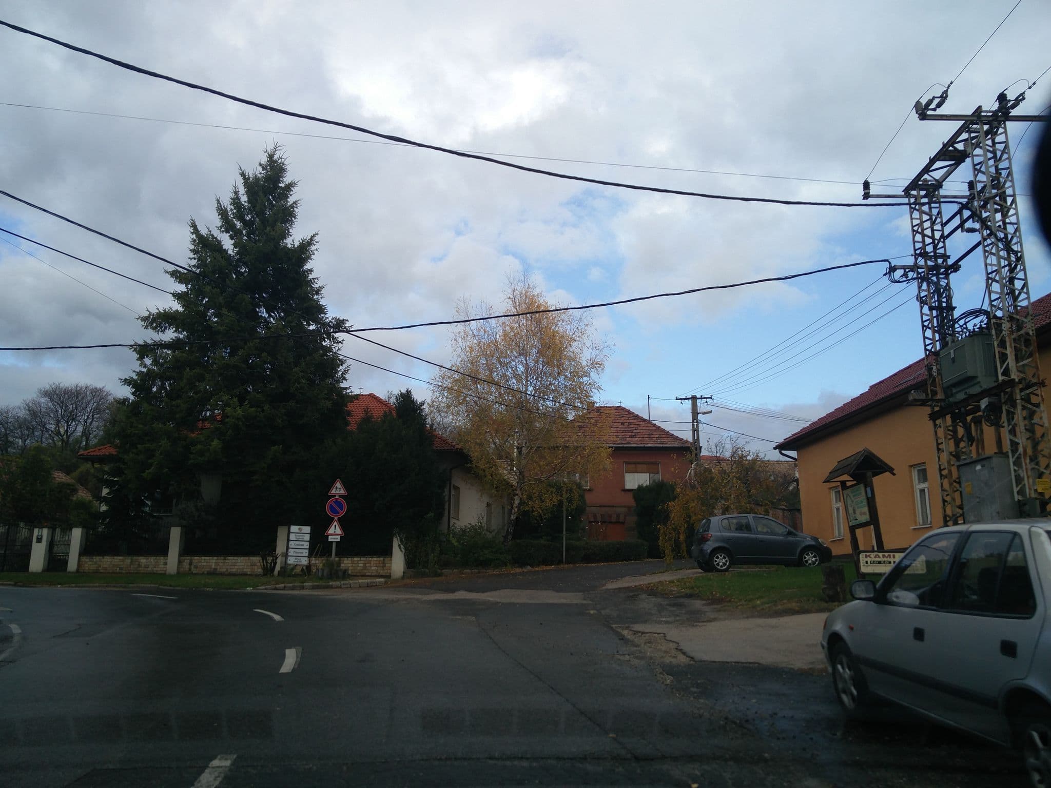 Street view near Klastrom House, Mogyoród — © kami911 (CC BY-SA · Mapillary)