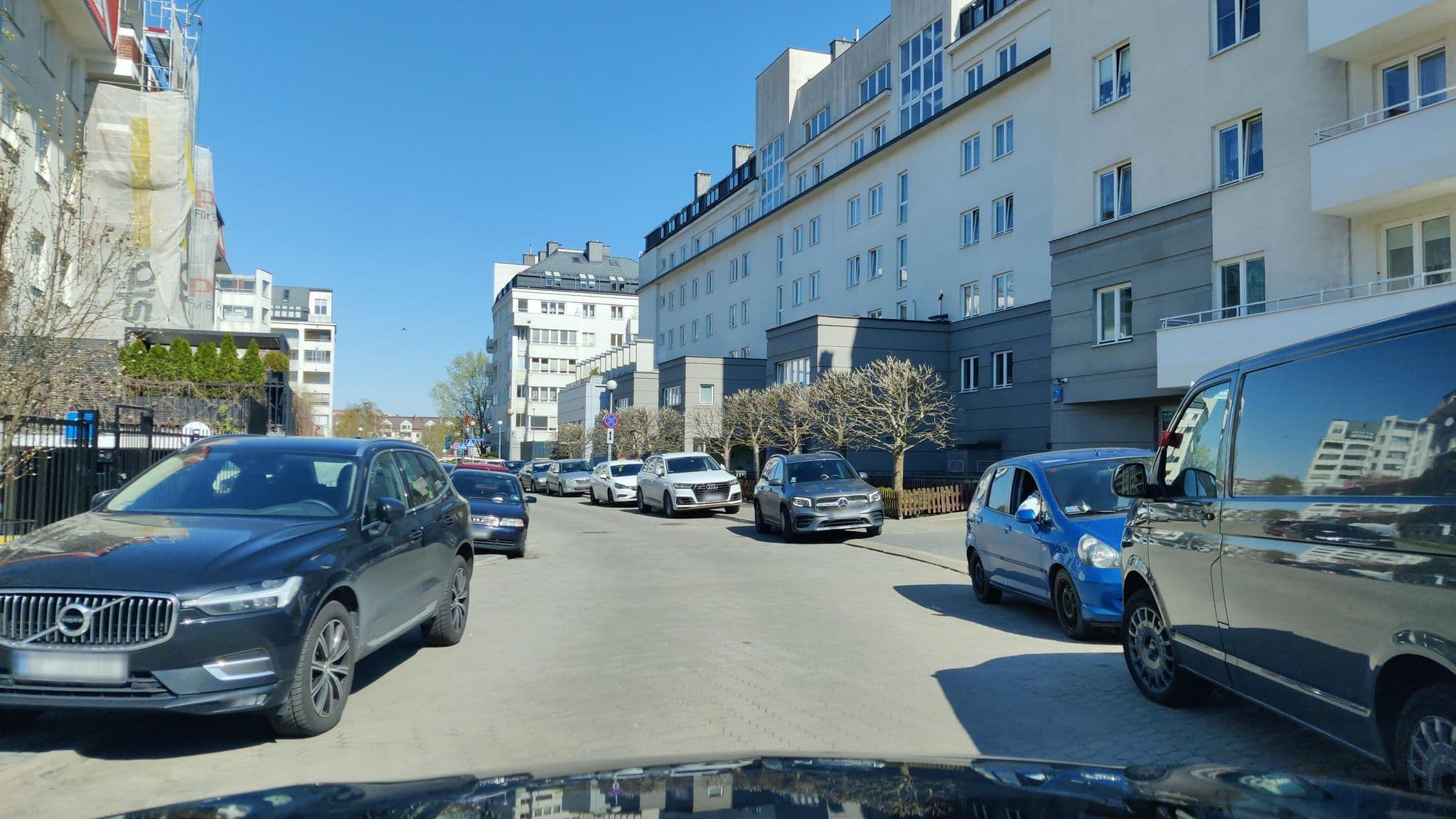 Street view near Łóżeczko Gabrysi, Kabaty — © kietlak (CC BY-SA · Mapillary)