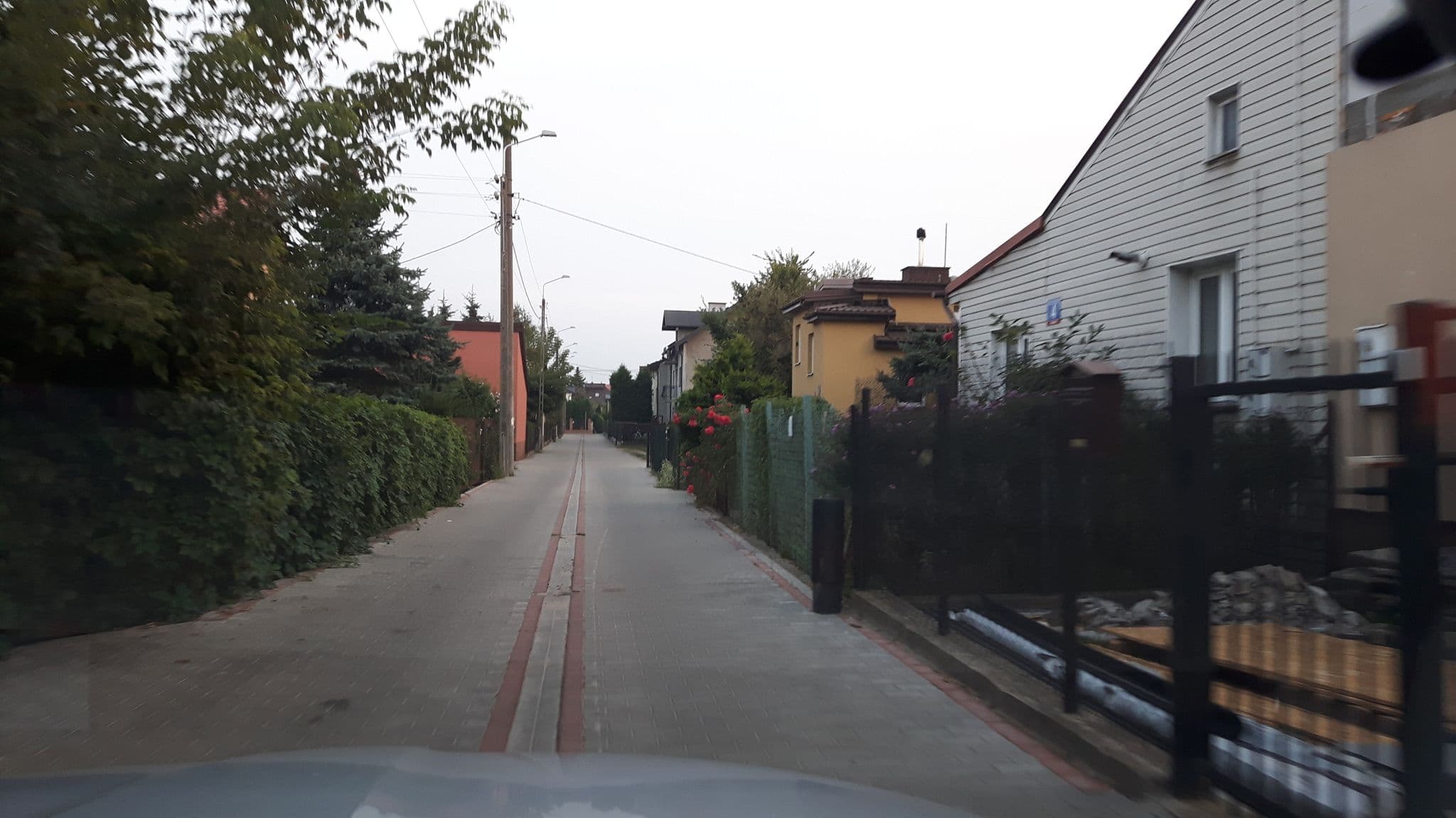 Street view near Kwatermistrz, Ząbki — © andpol_2288 (CC BY-SA · Mapillary)