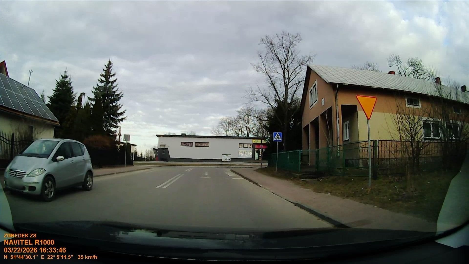 Street view near "Dwór Sienkiewicz" Wiesław Gogłoza, Krzywda — © d3mol3k (CC BY-SA · Mapillary)