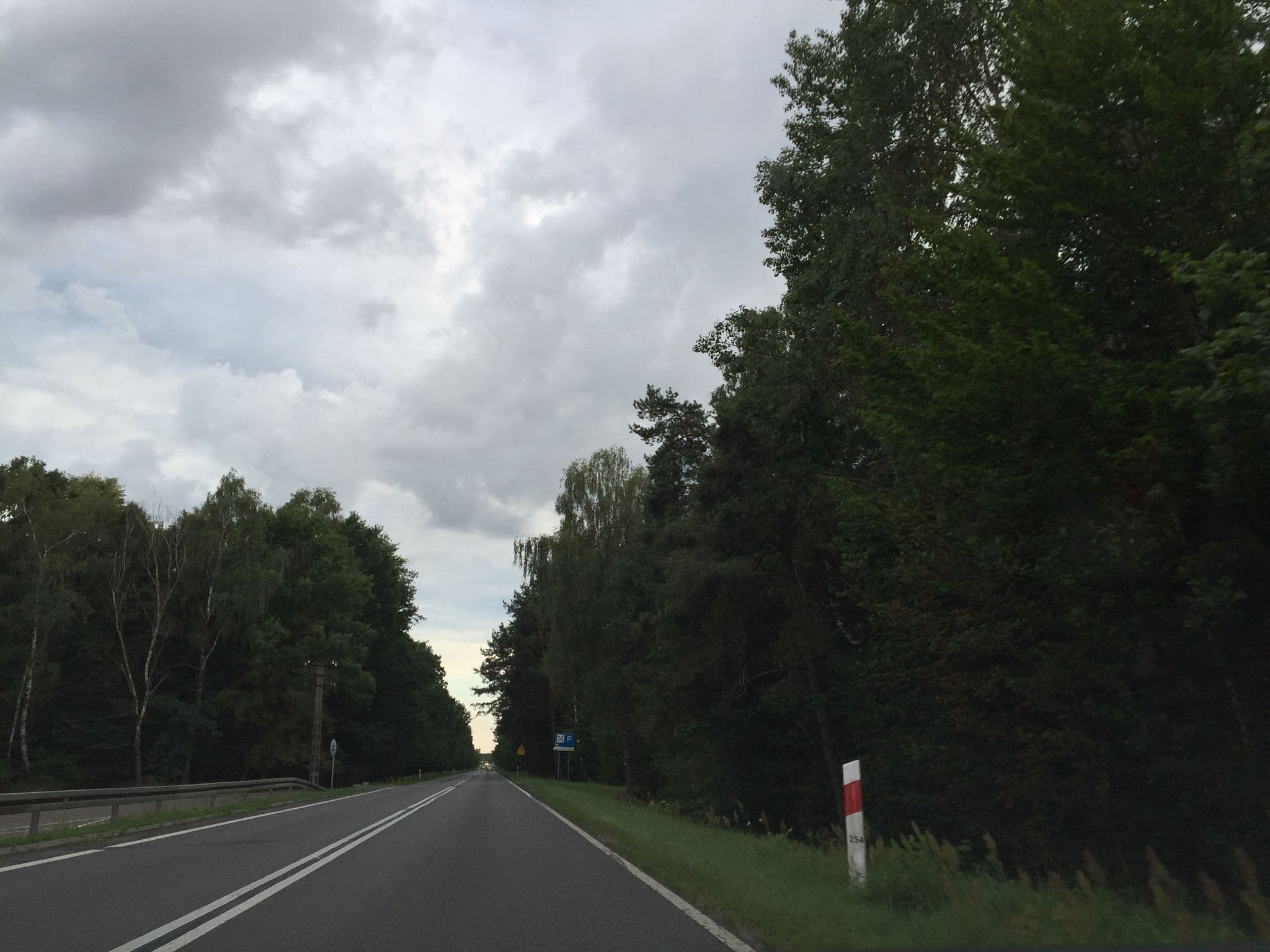 Street view near Korona, Kock — © richlv (CC BY-SA · Mapillary)
