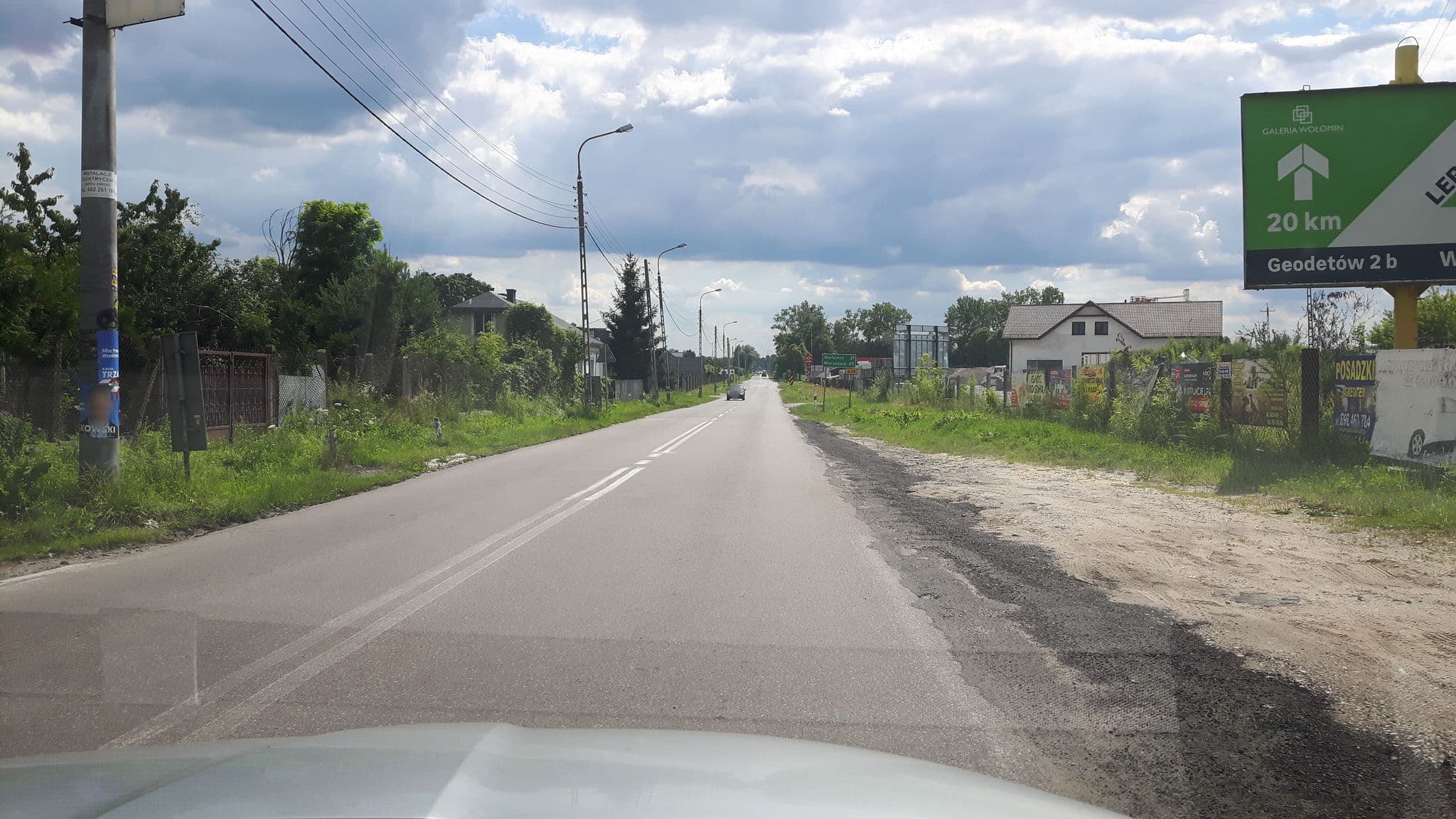Street view near Hotel Batory. Centrum Konferencyjno-Bankietowe, Tłuszcz — © andpol_2288 (CC BY-SA · Mapillary)