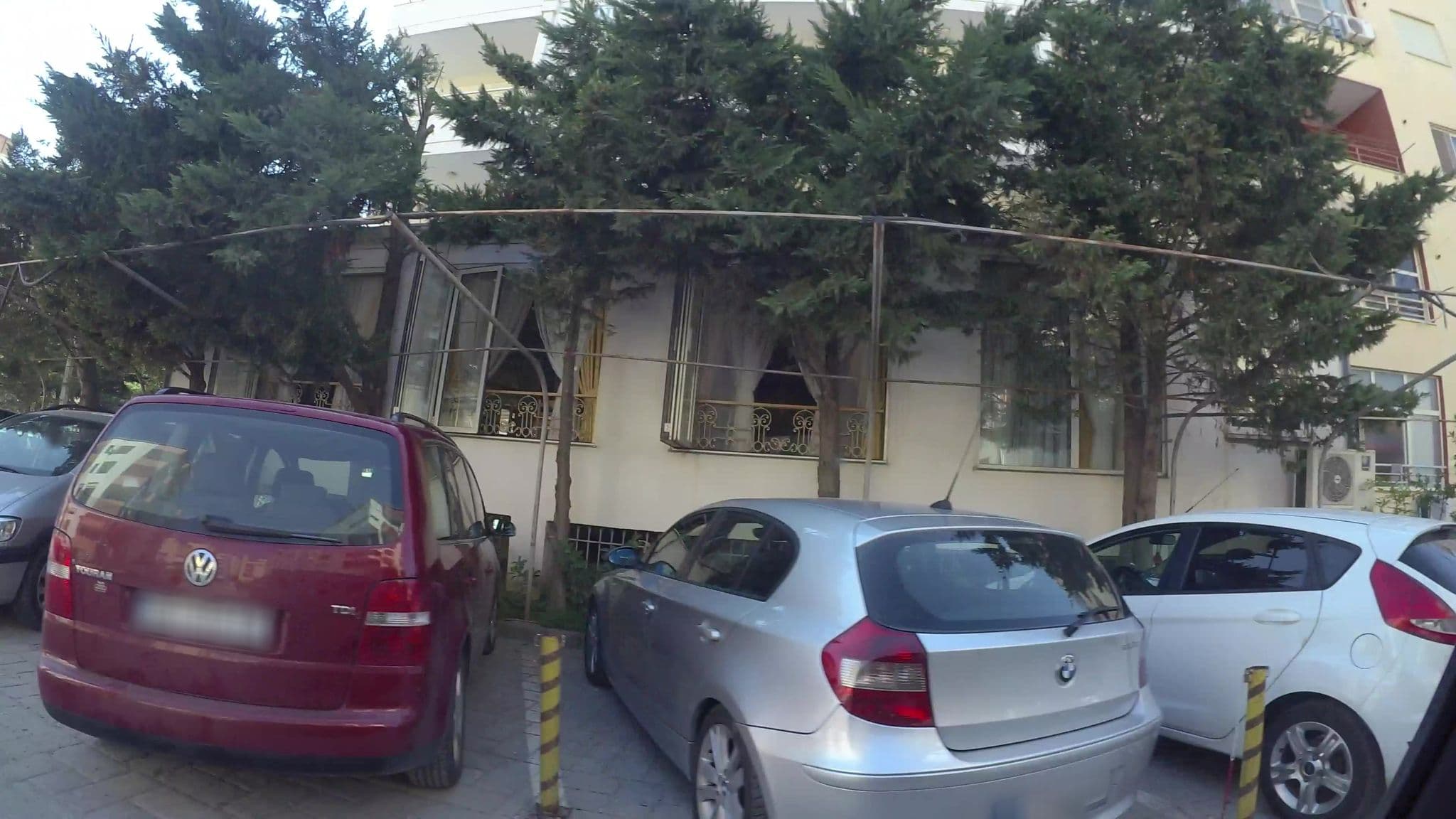 Street view near Hotel Lyden, Rrashbull — © kaart_3 (CC BY-SA · Mapillary)