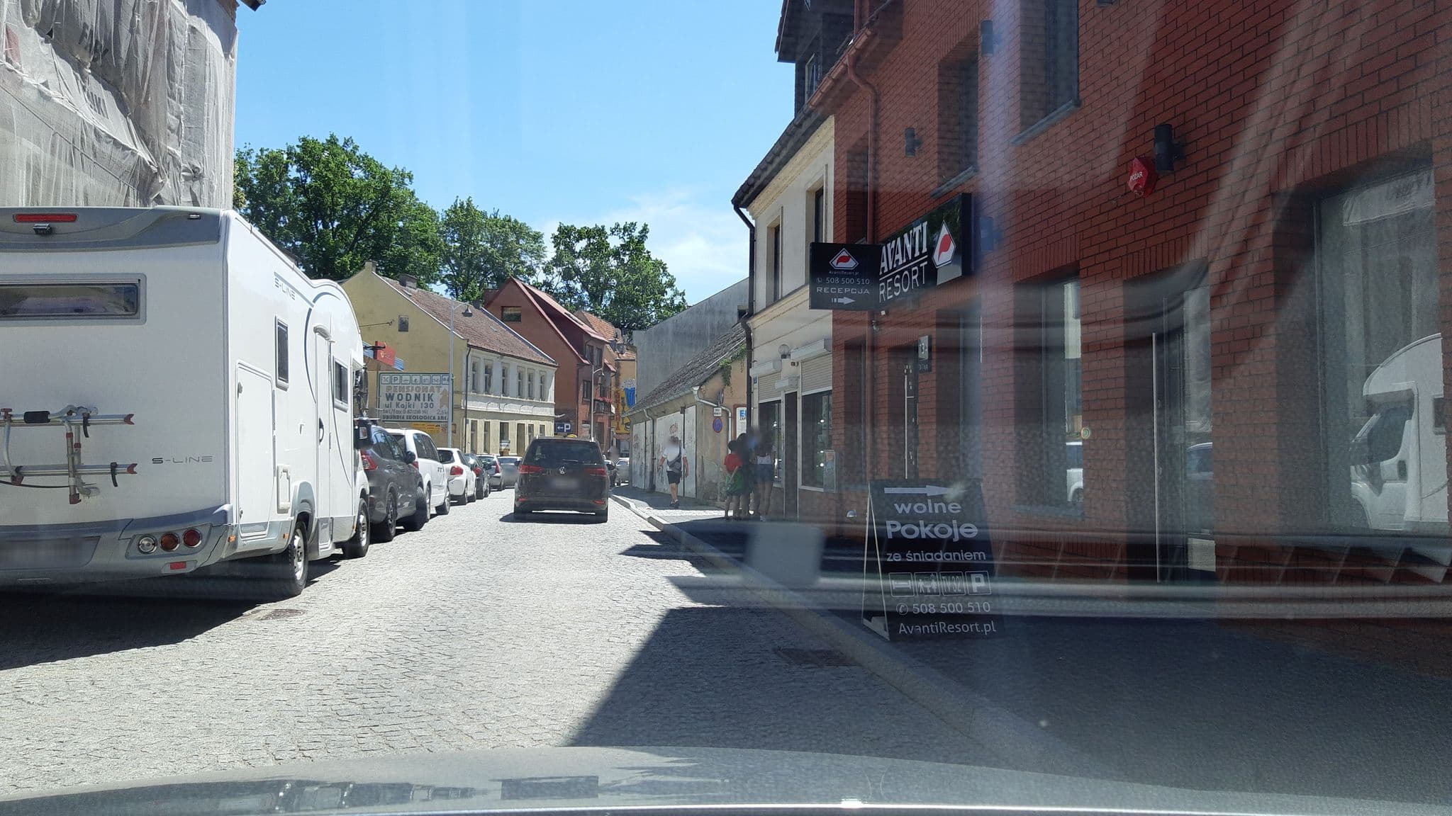 Street view near Pensjonat Amber, Mikołajki — © mariuskarotkis (CC BY-SA · Mapillary)