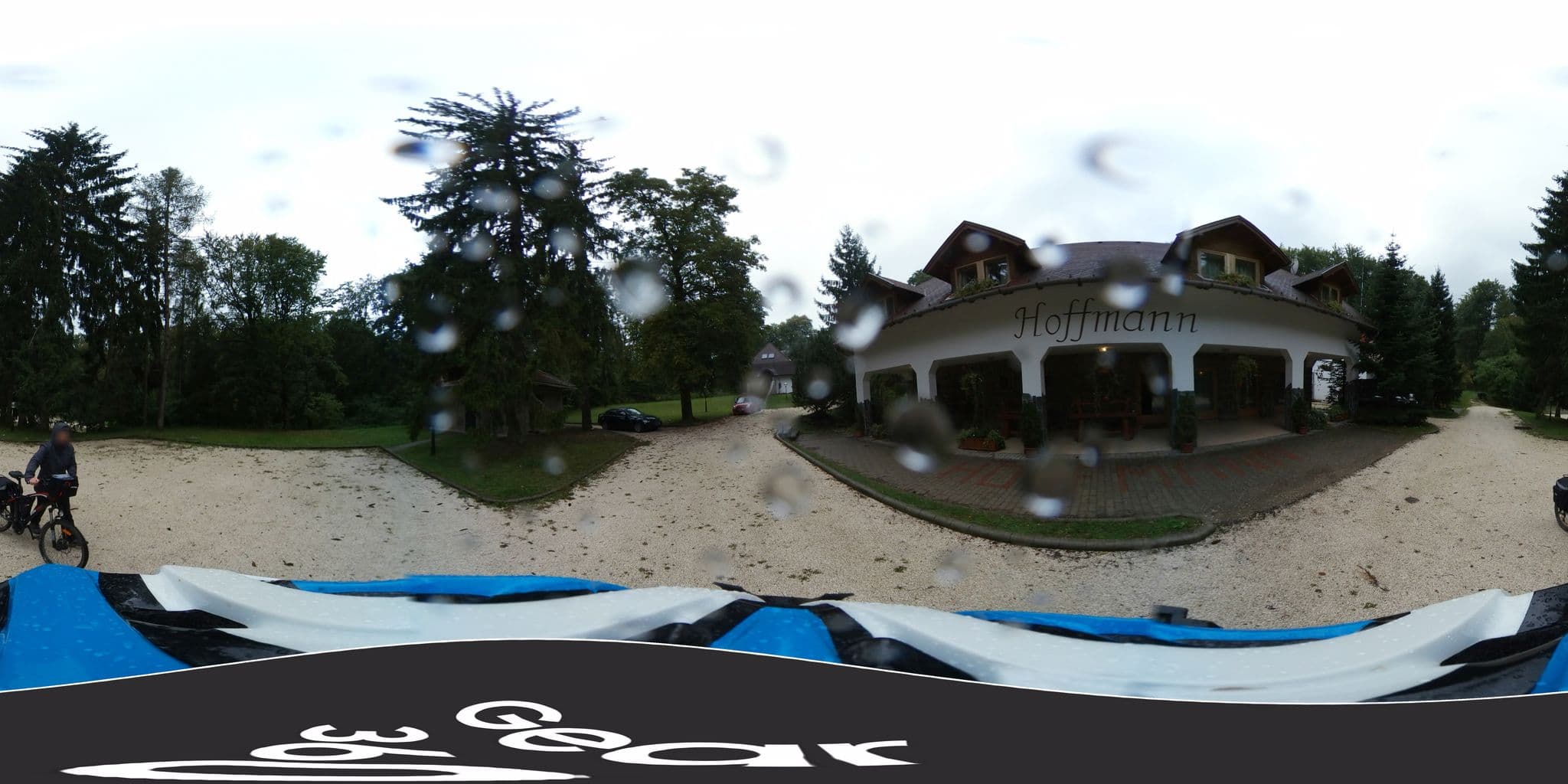 Street view near Hoffmann Kunyhó-Vadászház, Dömös — © tamas (CC BY-SA · Mapillary)