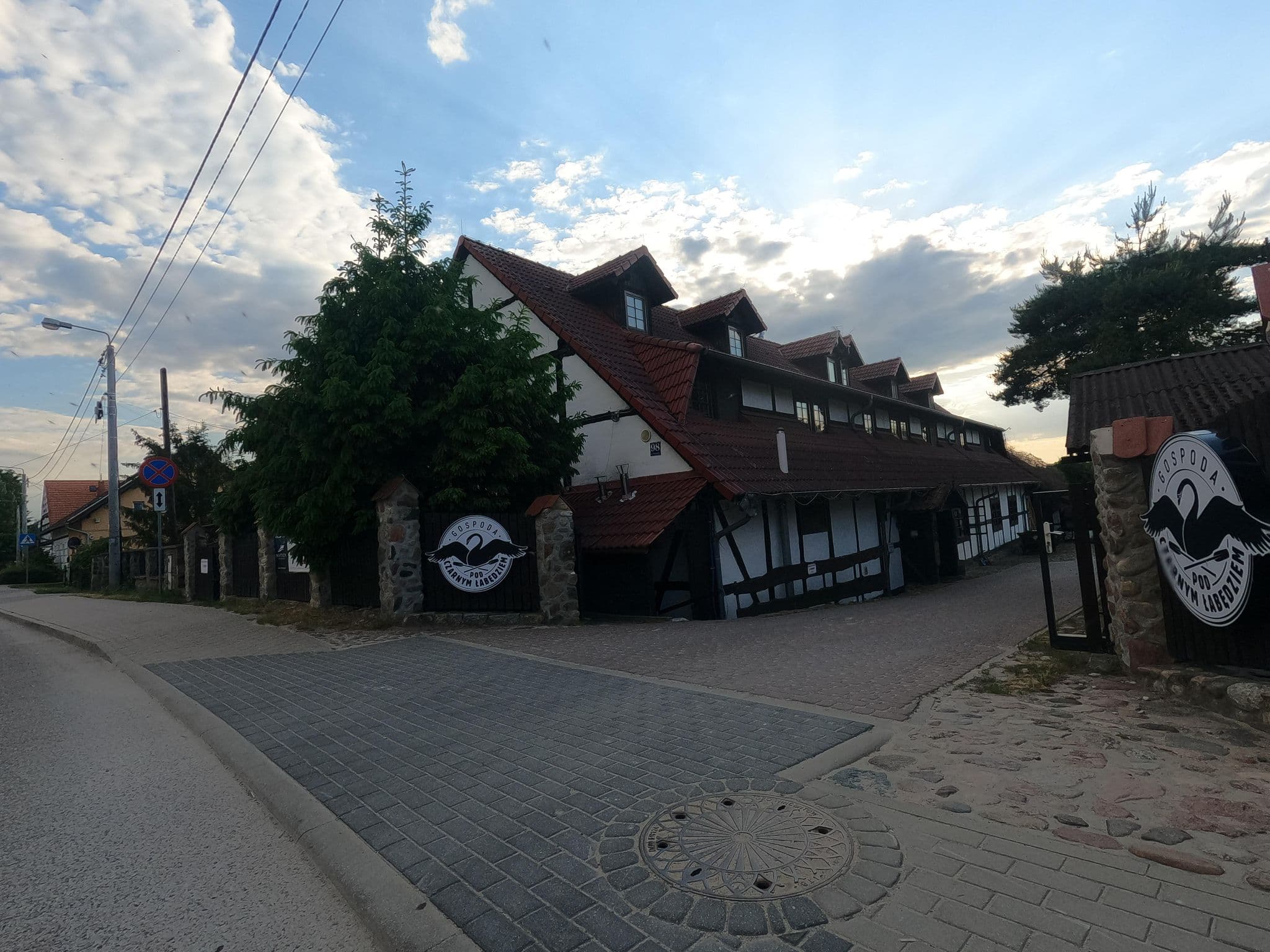 Street view near Pokoje Przy Lesie, Giżycko — © masterofnoroad (CC BY-SA · Mapillary)