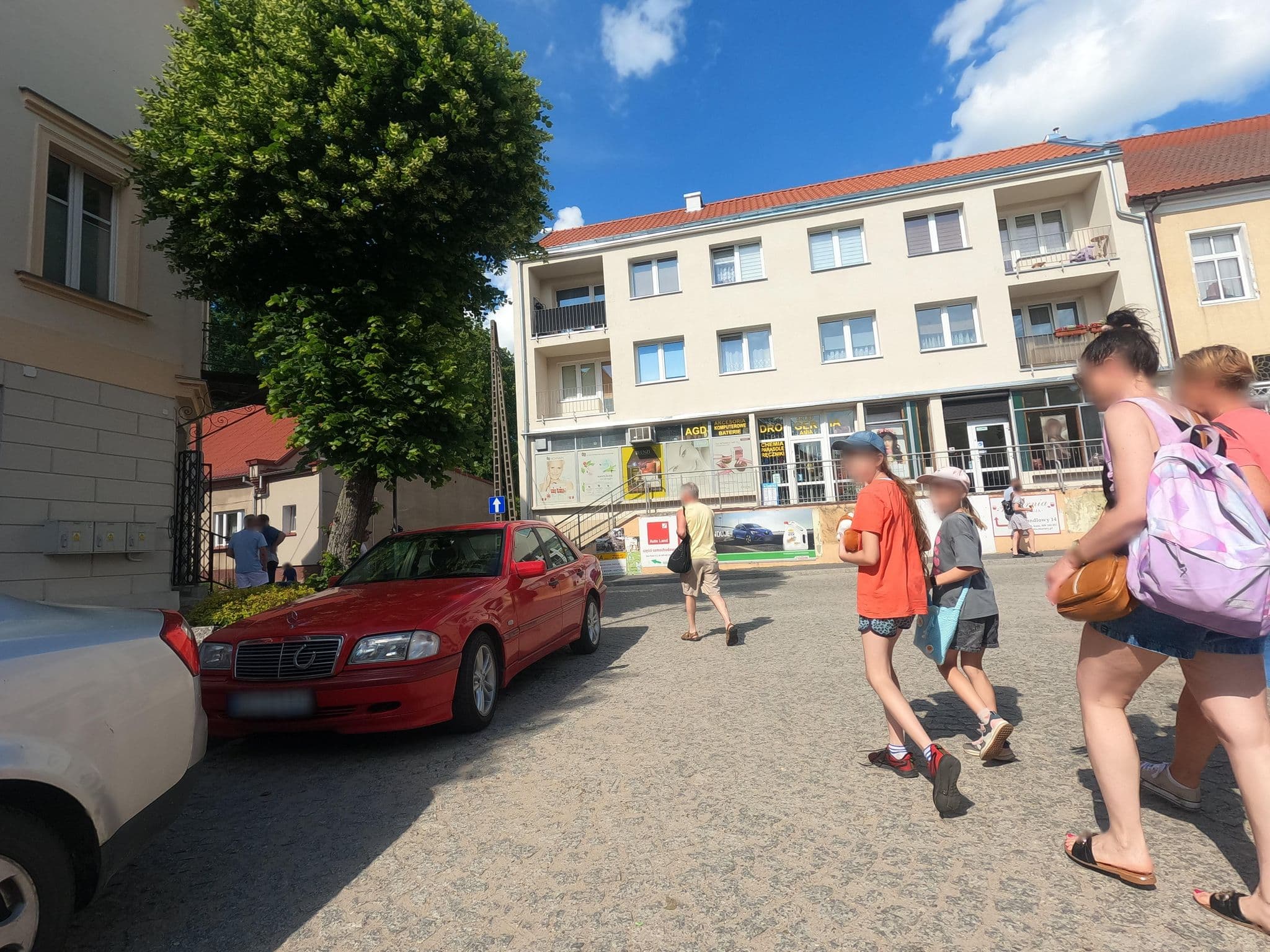 Street view near Insel Hotel Sp z o o [ W likwidacji ], Mikołajki — © masterofnoroad (CC BY-SA · Mapillary)