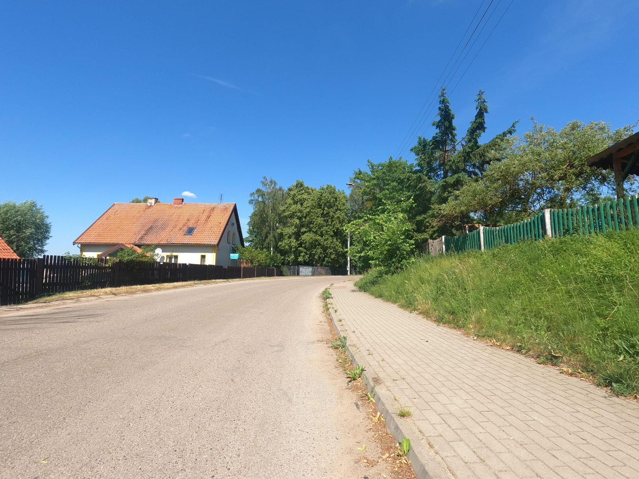 Street view near Domki i pokoje letniskowe nad brzegiem jeziora Śniardwy, Orzysz — © masterofnoroad (CC BY-SA · Mapillary)
