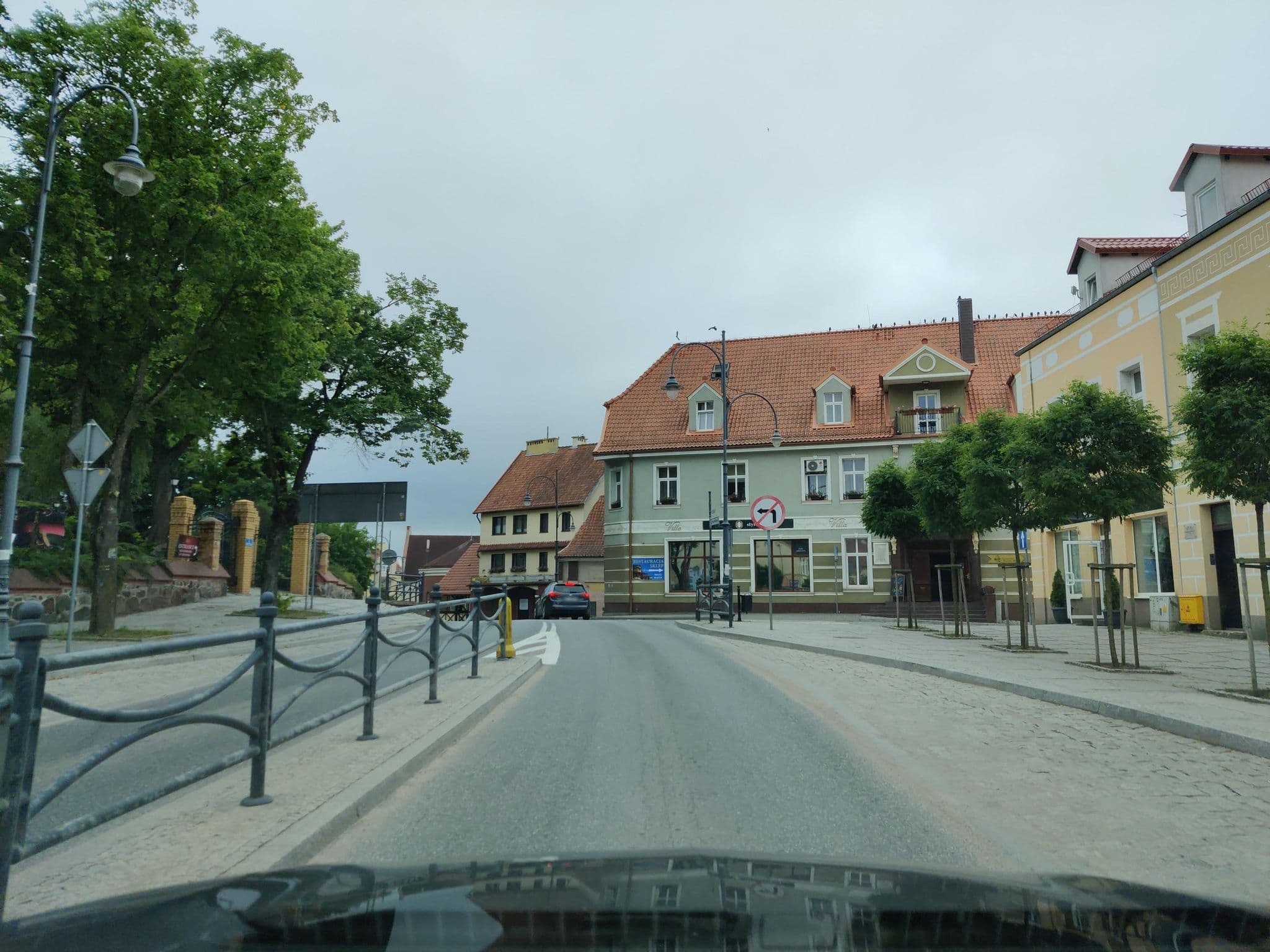 Street view near J & A. Przedsiębiorstwo handlowe, Ryn — © kietlak (CC BY-SA · Mapillary)
