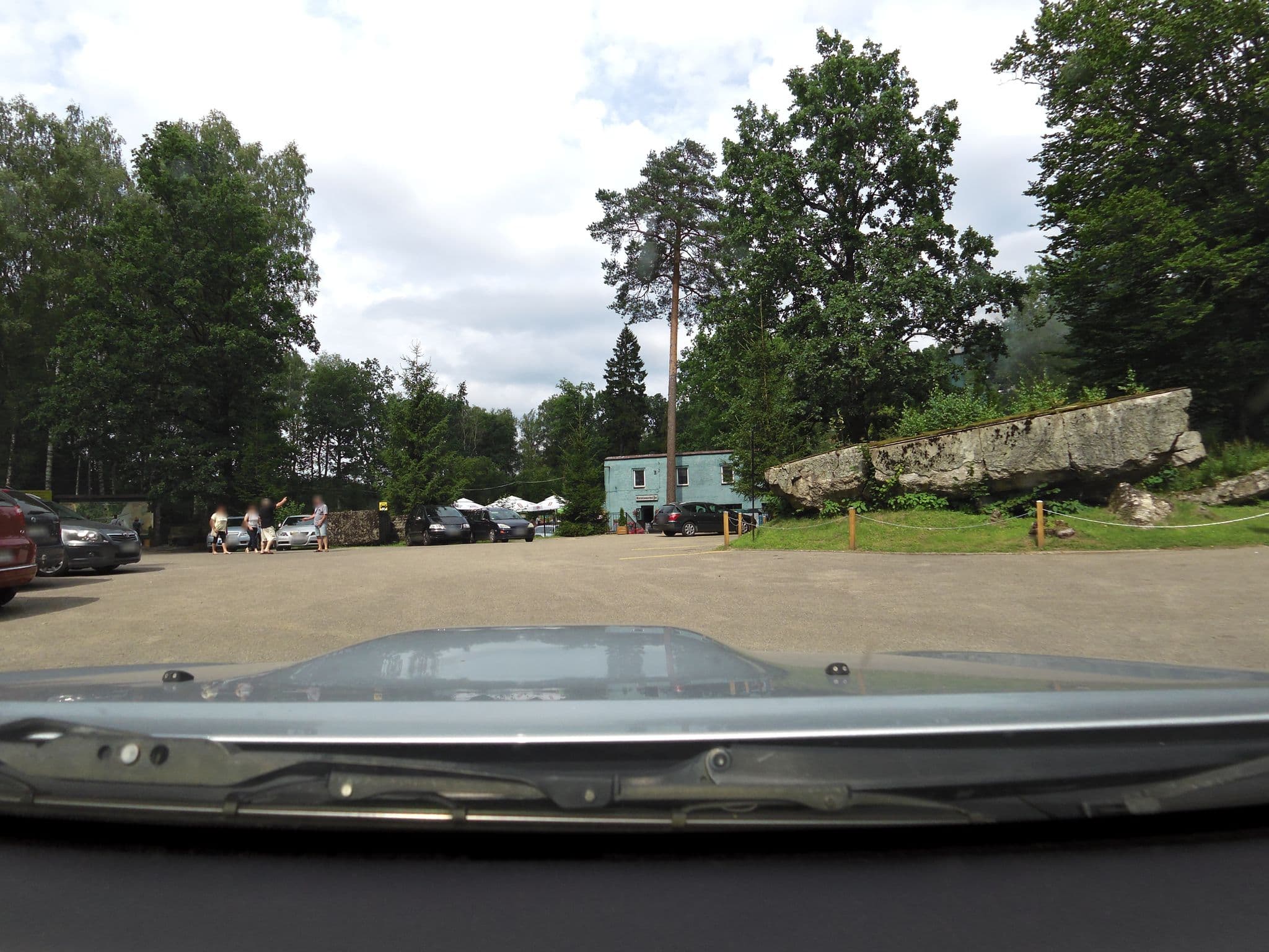 Street view near Hotel Wilczy Szaniec, Gierłoż — © aleksasfi (CC BY-SA · Mapillary)