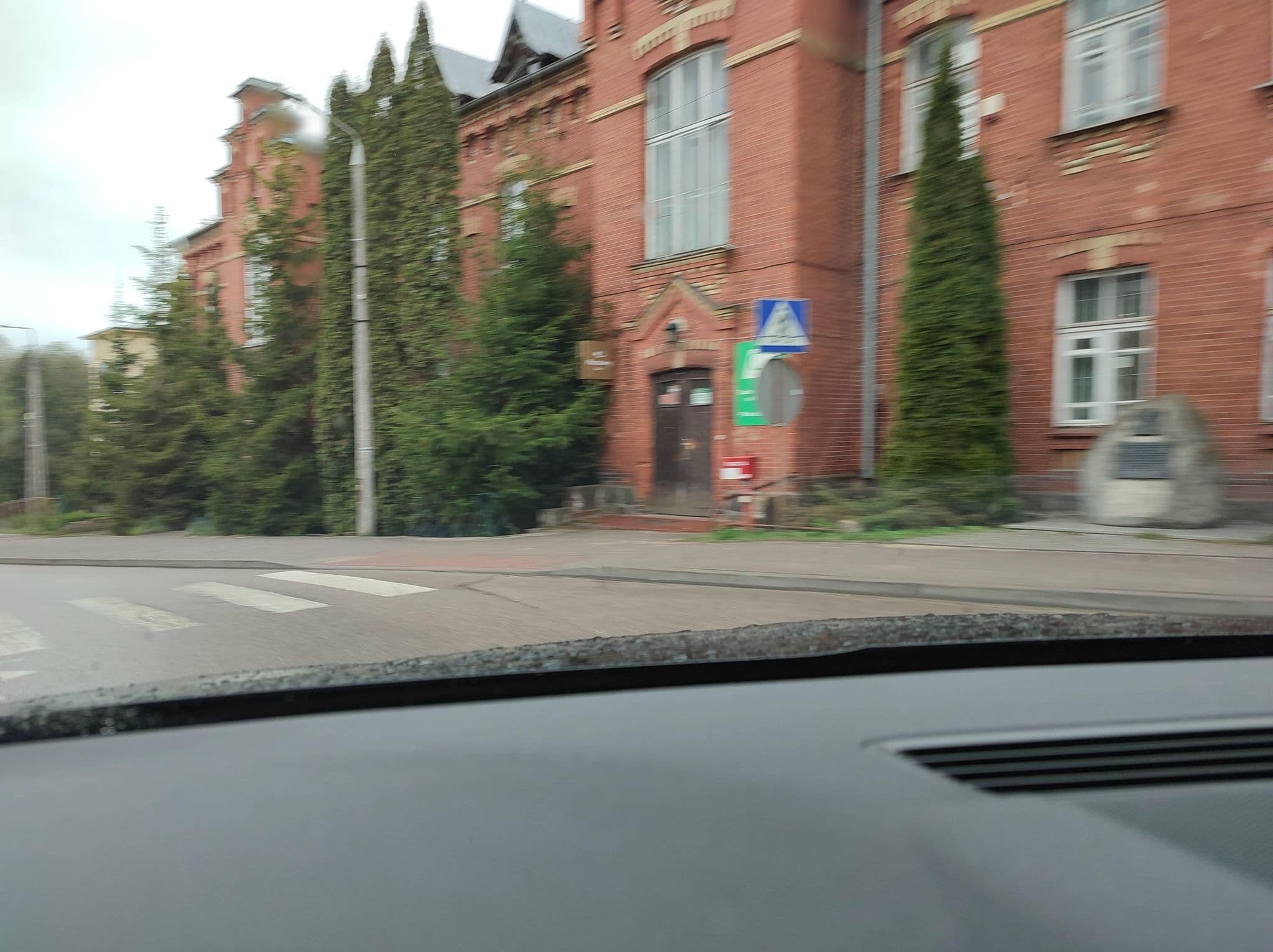 Street view near Gospodarstwo Rolne Aleksander Waszkiewicz, Białowieża — © d3mol3k (CC BY-SA · Mapillary)