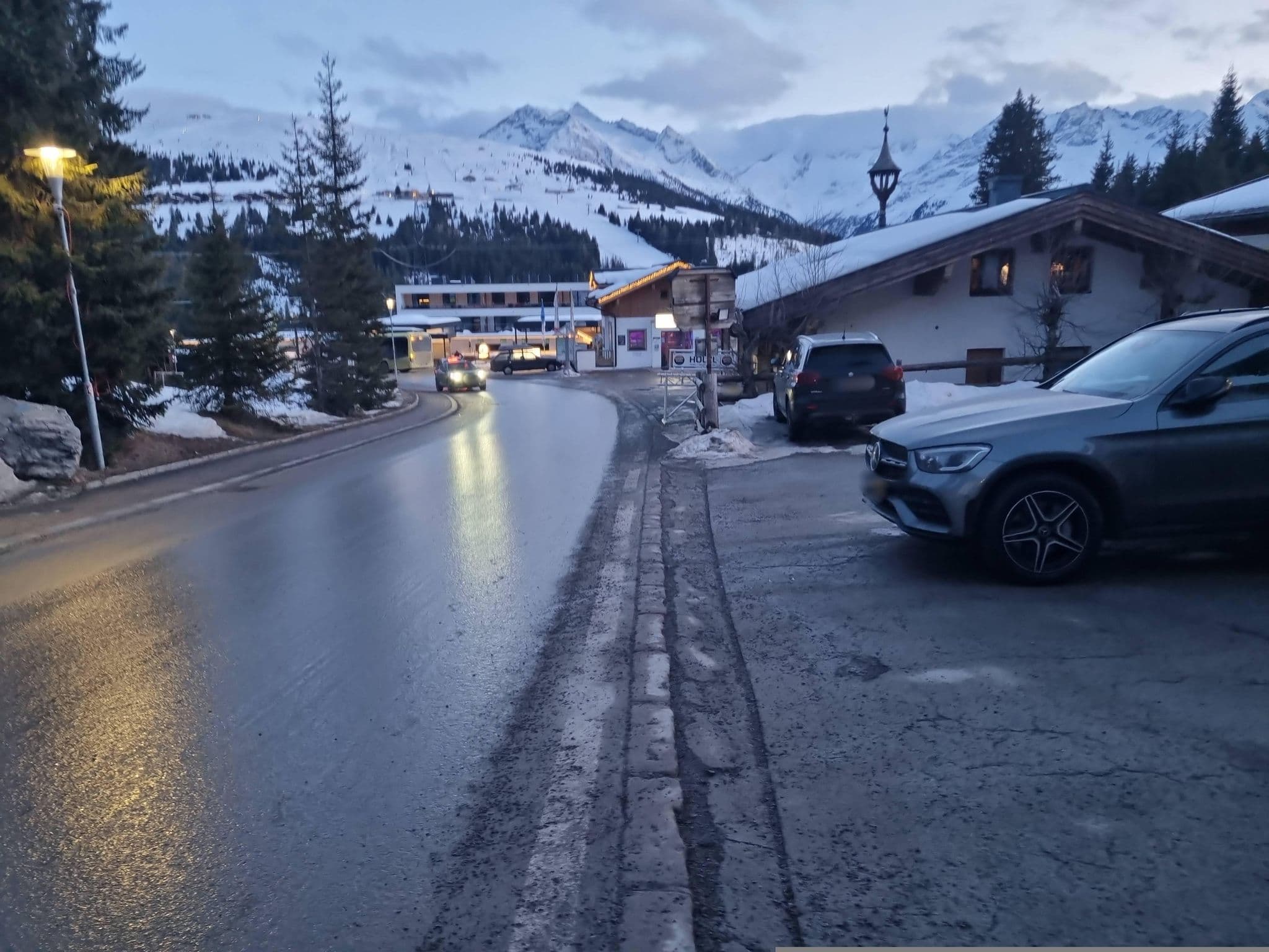 Street view near Haus Hölzl, Neukirchen am Großvenediger — © dsmm (CC BY-SA · Mapillary)