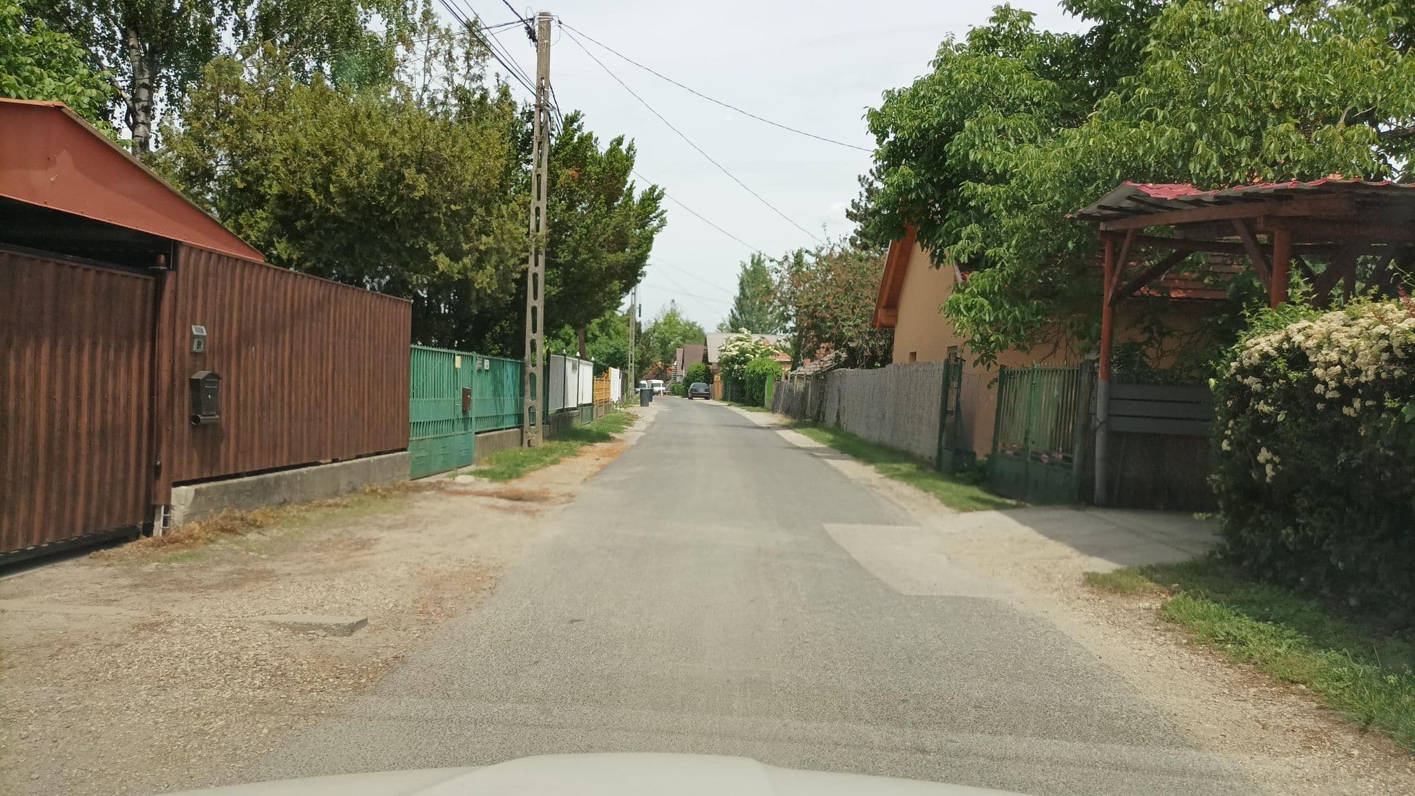 Street view near Small house on the riverside, Szigetújfalu — © mkpest2 (CC BY-SA · Mapillary)