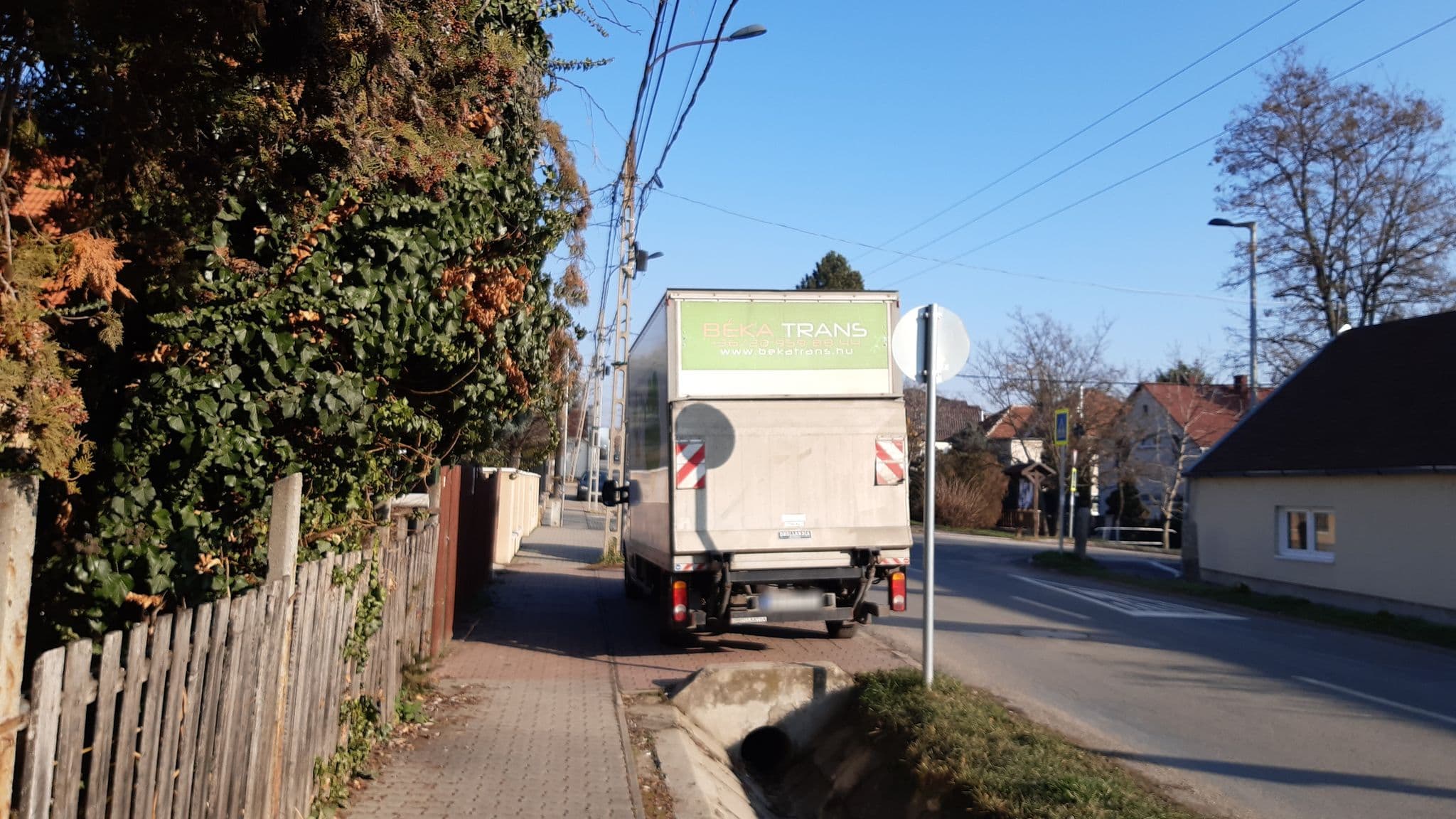 Street view near Herczog Gästehaus, Budaörs — © vasony (CC BY-SA · Mapillary)