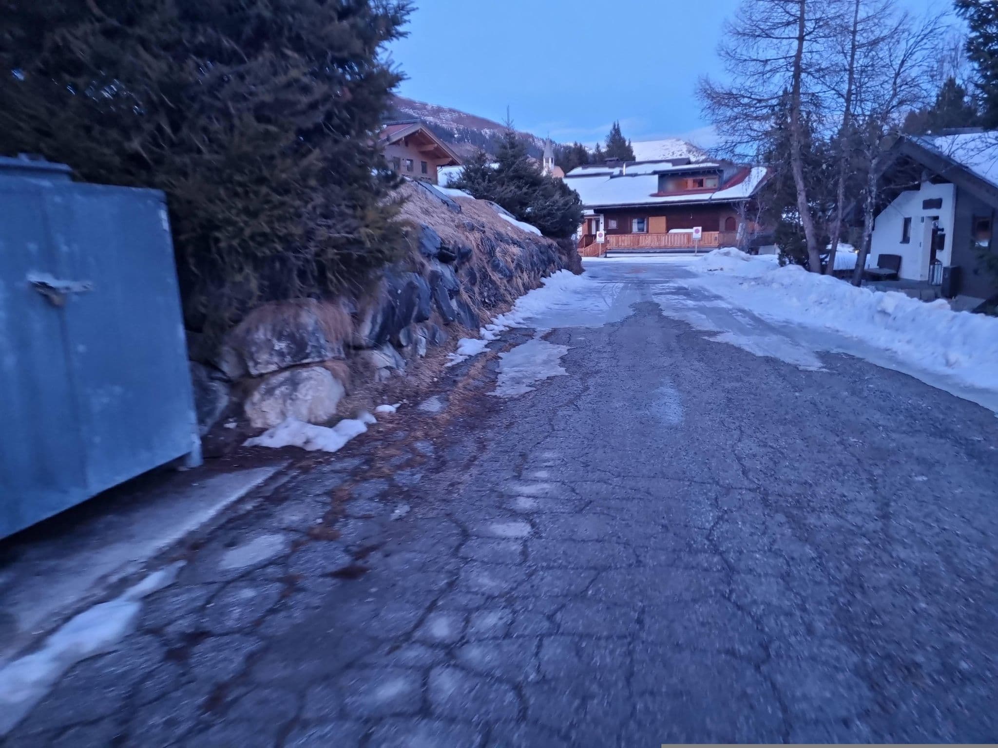 Street view near Ferienwohungen Steigerbauer, Neukirchen am Großvenediger — © dsmm (CC BY-SA · Mapillary)