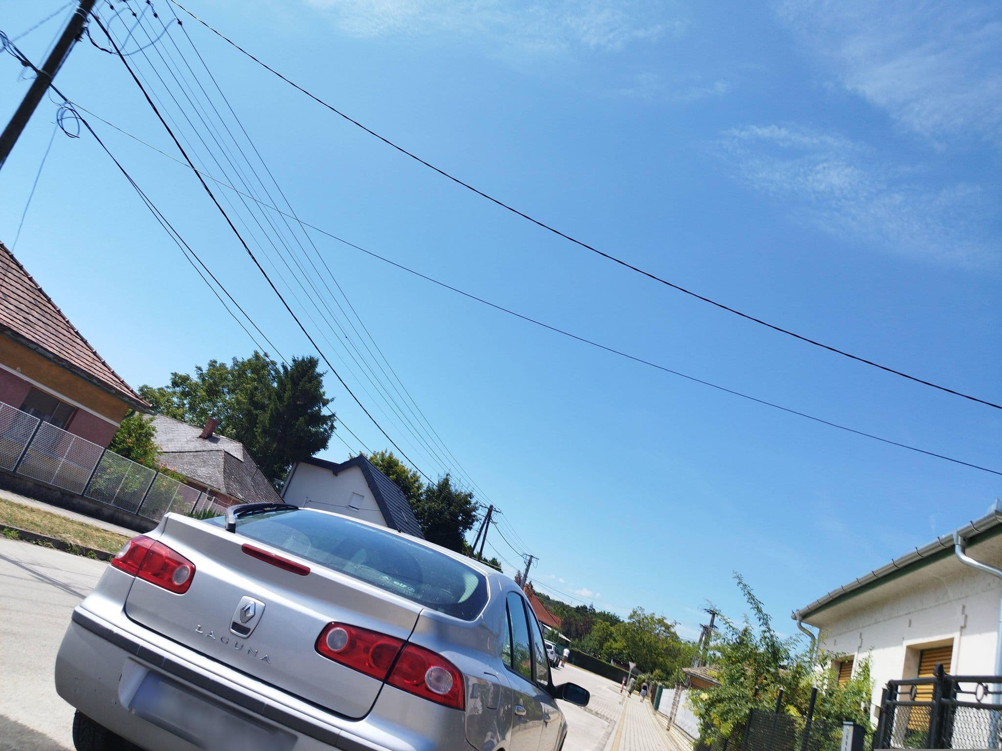 Street view near Hajnalka Nyaralóház, Balatonkenese — © grozsa11 (CC BY-SA · Mapillary)