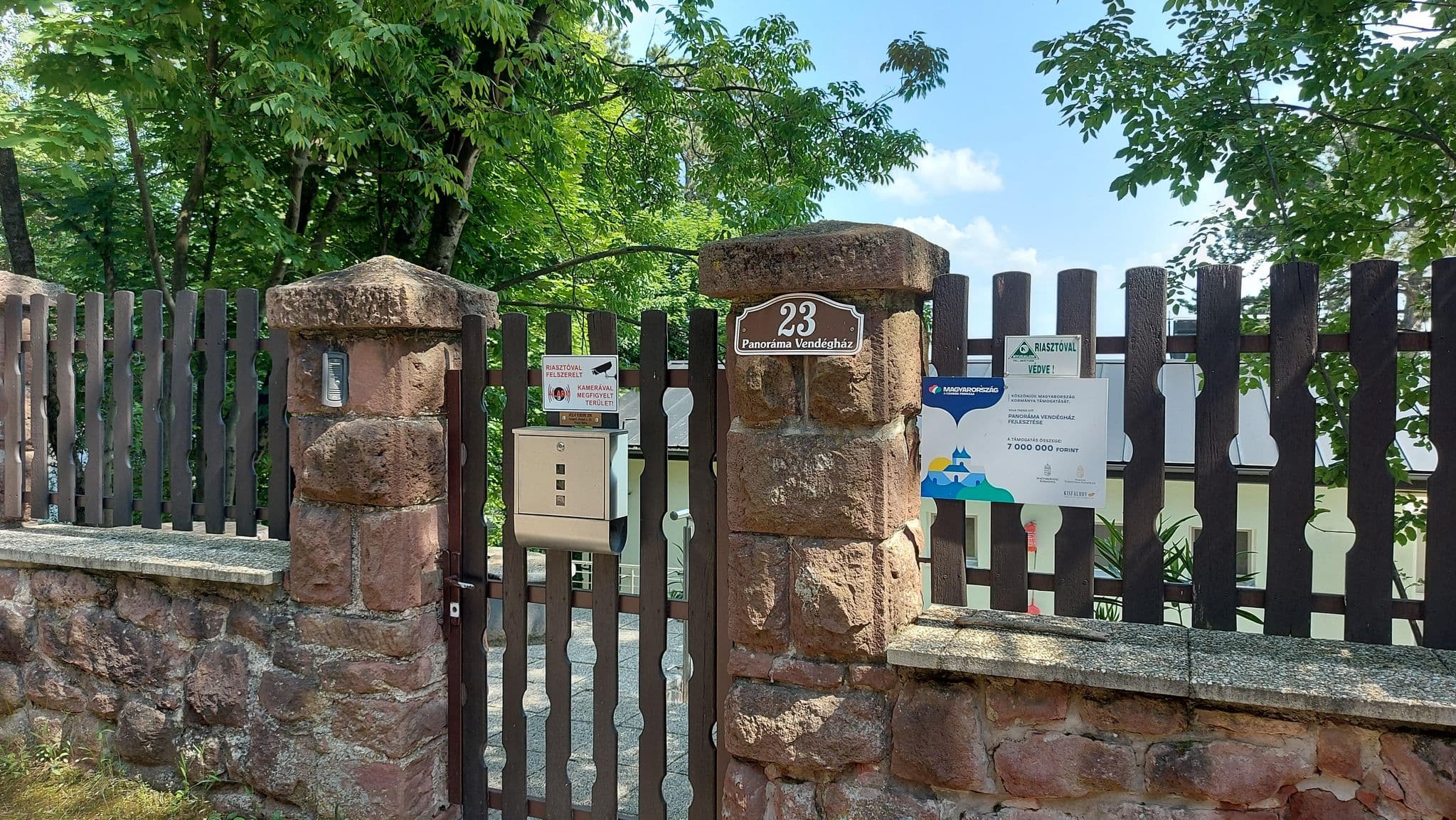Street view near Kola Vendégház, Balatonalmádi — © vasony (CC BY-SA · Mapillary)