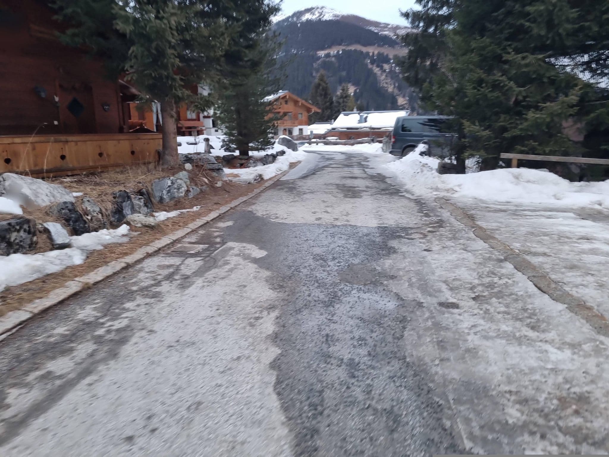 Street view near Merlenhütte, Neukirchen am Großvenediger