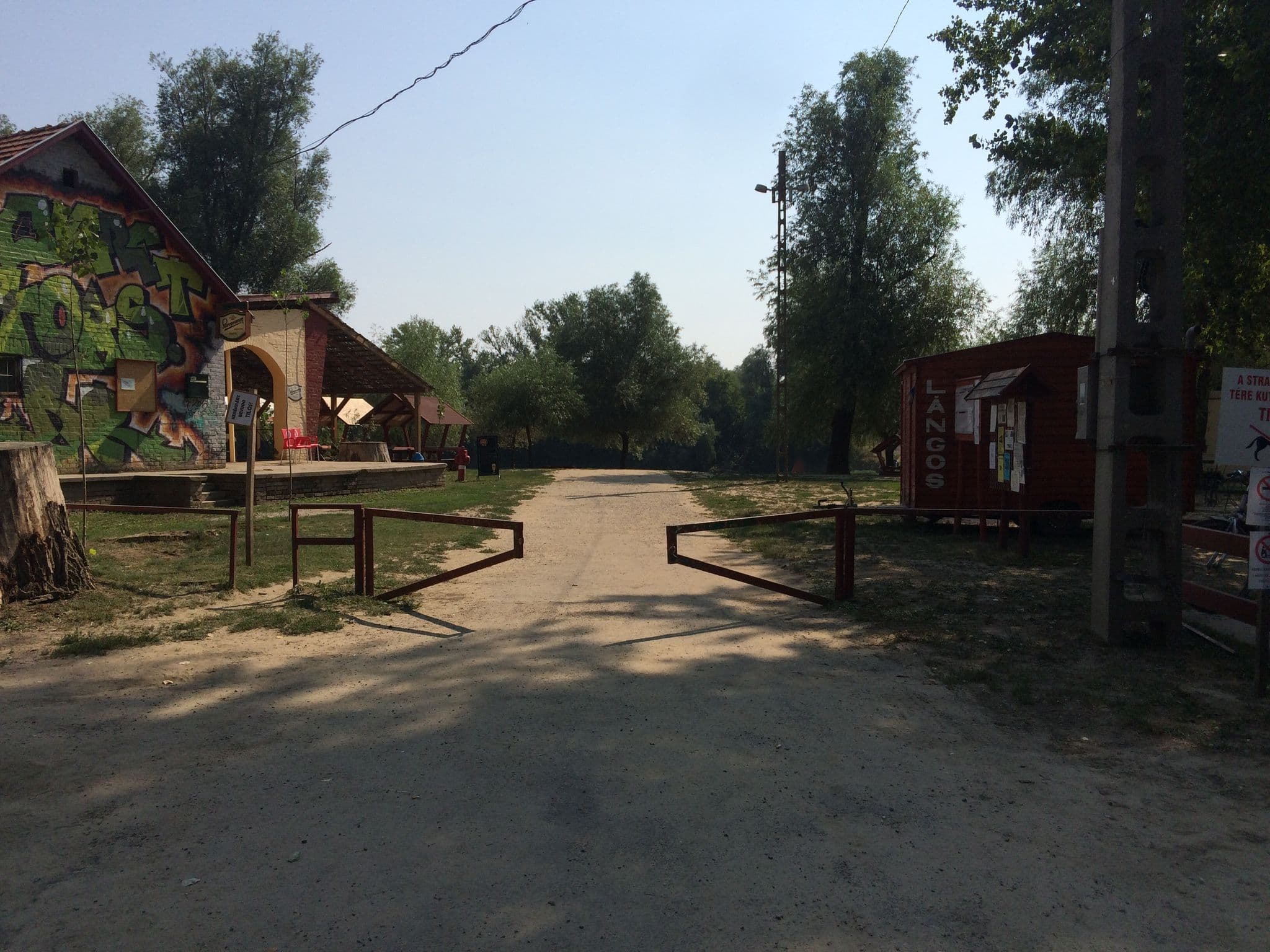 Street view near Víziszony Szálláshelyek "B", Mindszent — © pogir (CC BY-SA · Mapillary)