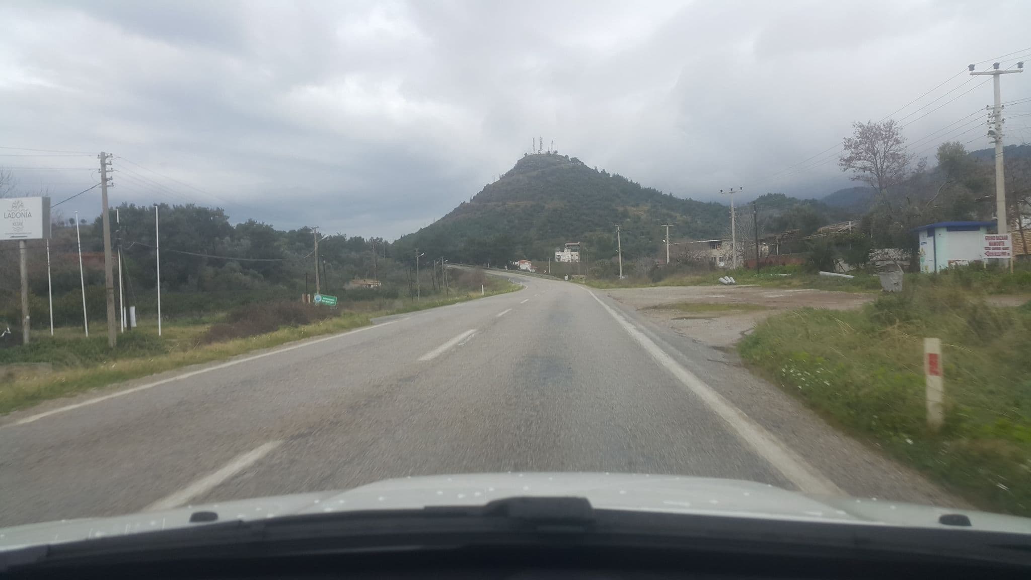 Street view near club lookea maxima bay, Özdere — © ilkeratahan (CC BY-SA · Mapillary)