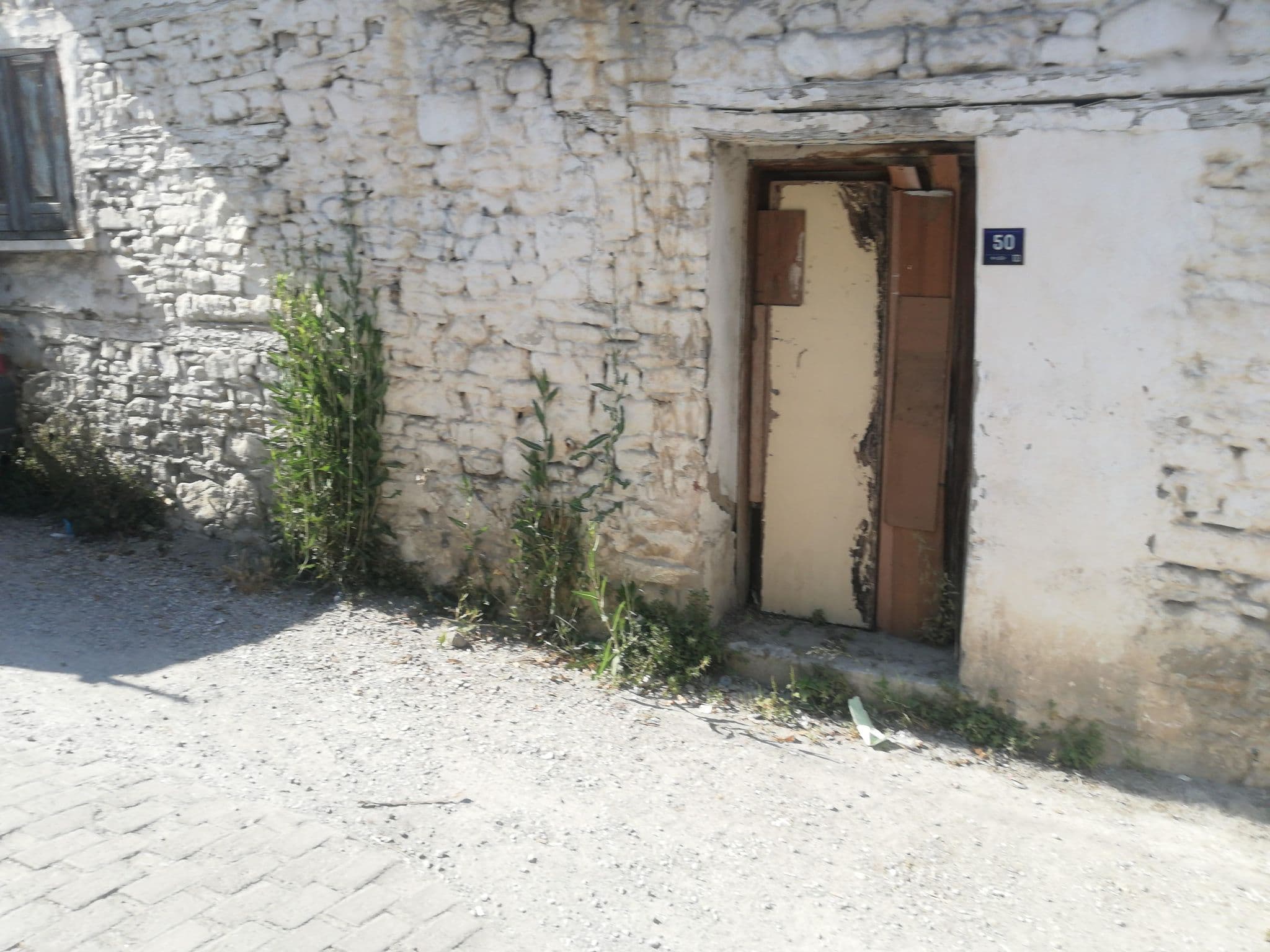 Street view near Sezgin Hotel, Kuşadası — © iguana (CC BY-SA · Mapillary)