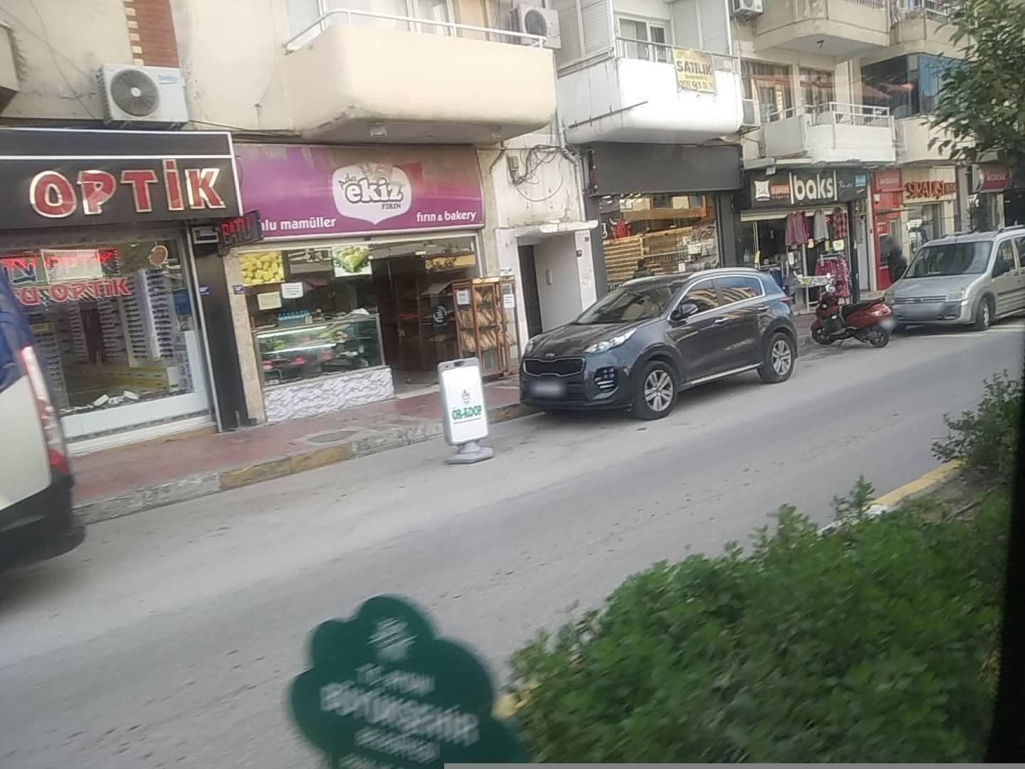 Street view near Kuşadası Suite Apart, Kuşadası — © amasya05055 (CC BY-SA · Mapillary)