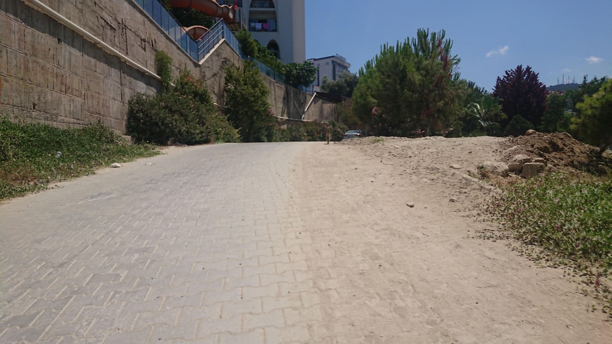 Street view near Golden Day Hotel, Kuşadası — © kubikanber (CC BY-SA · Mapillary)
